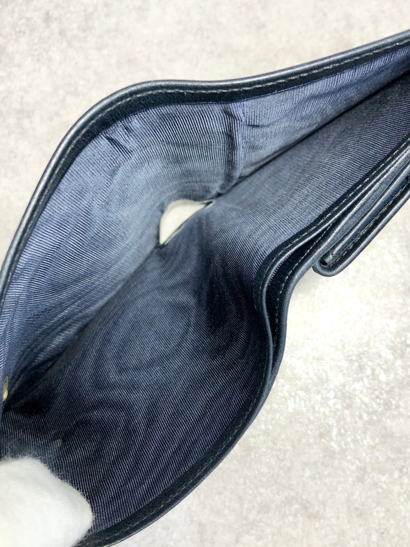 CELINE Carriage Folded Wallet Navy Vintage rrcn43