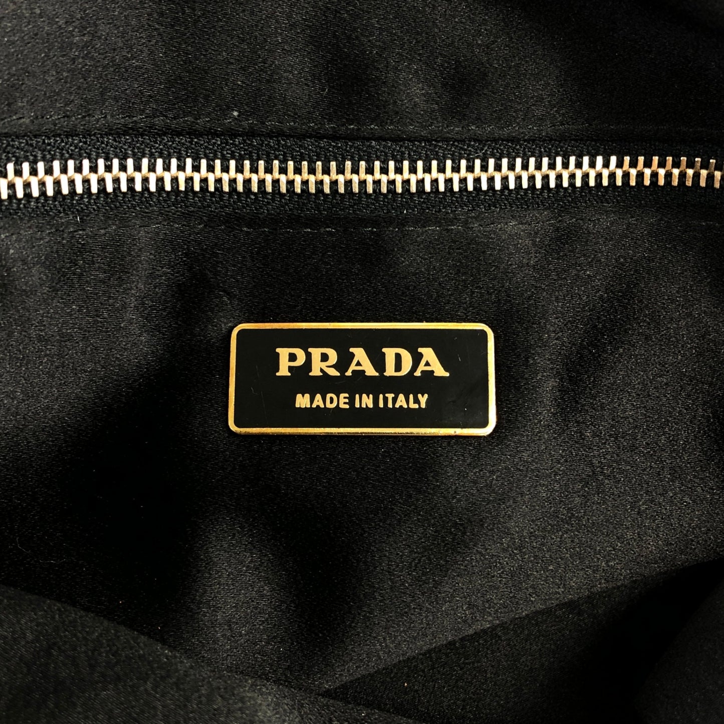 PRADA Logo Embossed Totebag Black Vintage r7ii2c