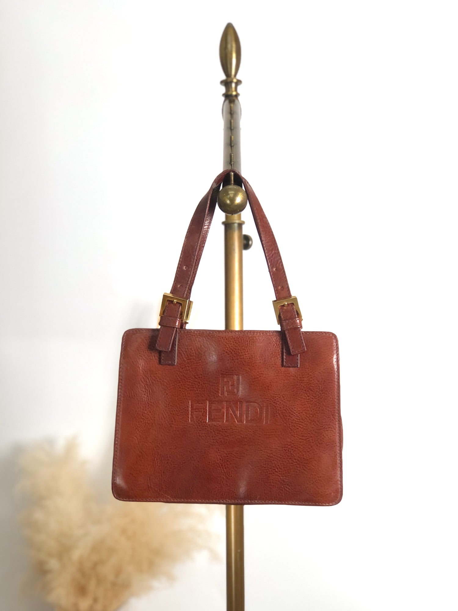 FENDI Logo Embossed Handbag Brown Vintage 8dvn7y – VintageShop solo