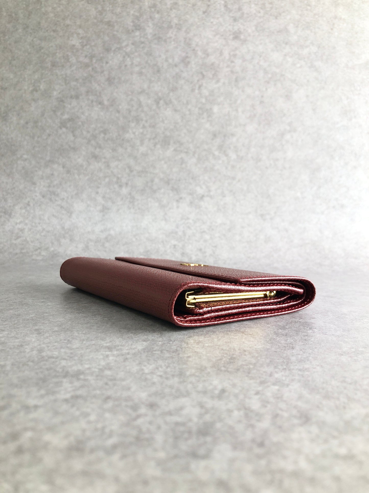 伊夫聖羅蘭 YSL 標誌金屬扣三折錢包 紅色復古 gs33ze