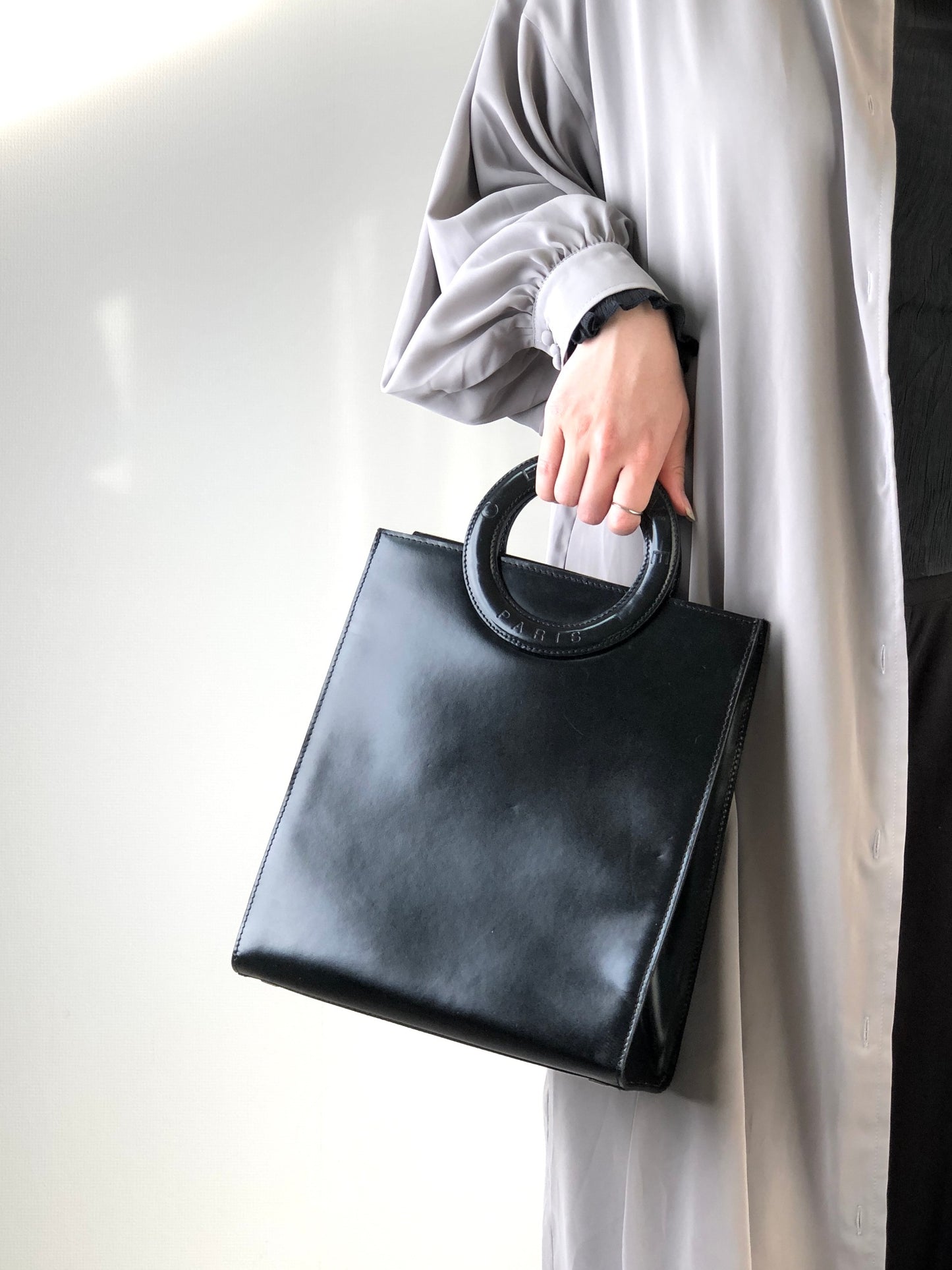CELINE Circle Logo Handbag Black Vintage dgpp8w