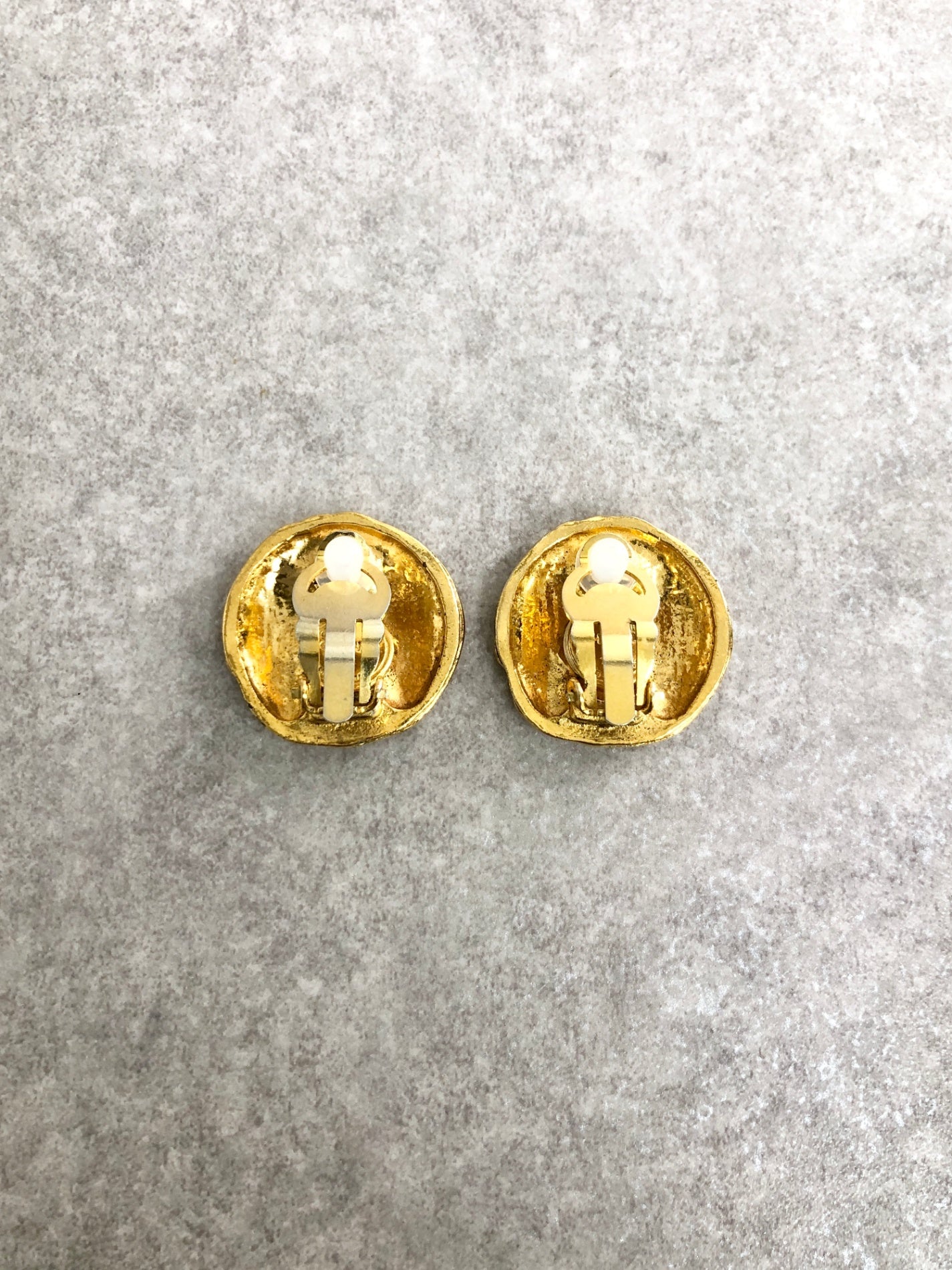 CHANEL Coco Mark Earrings Gold Vintage b2jxtv