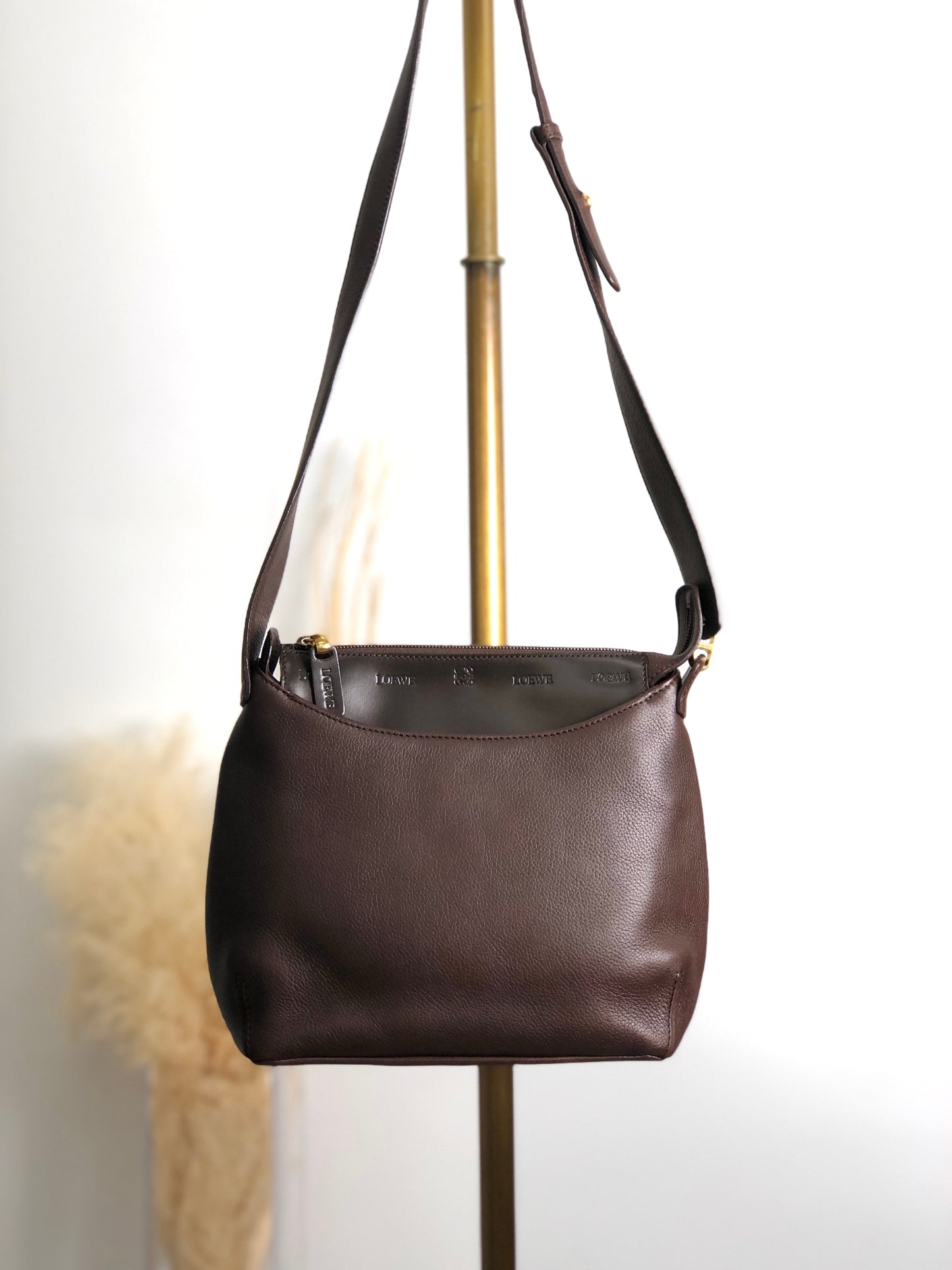 LOEWE Logo Embossed Shoulder bag Brown Vintage u3fpkx