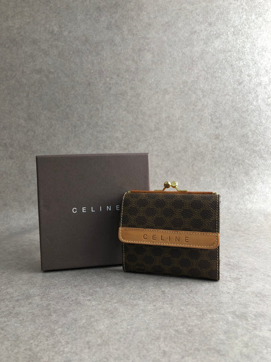 CELINE Macadam Metal Clasp Folded Wallet Brown Vintage za4zcj