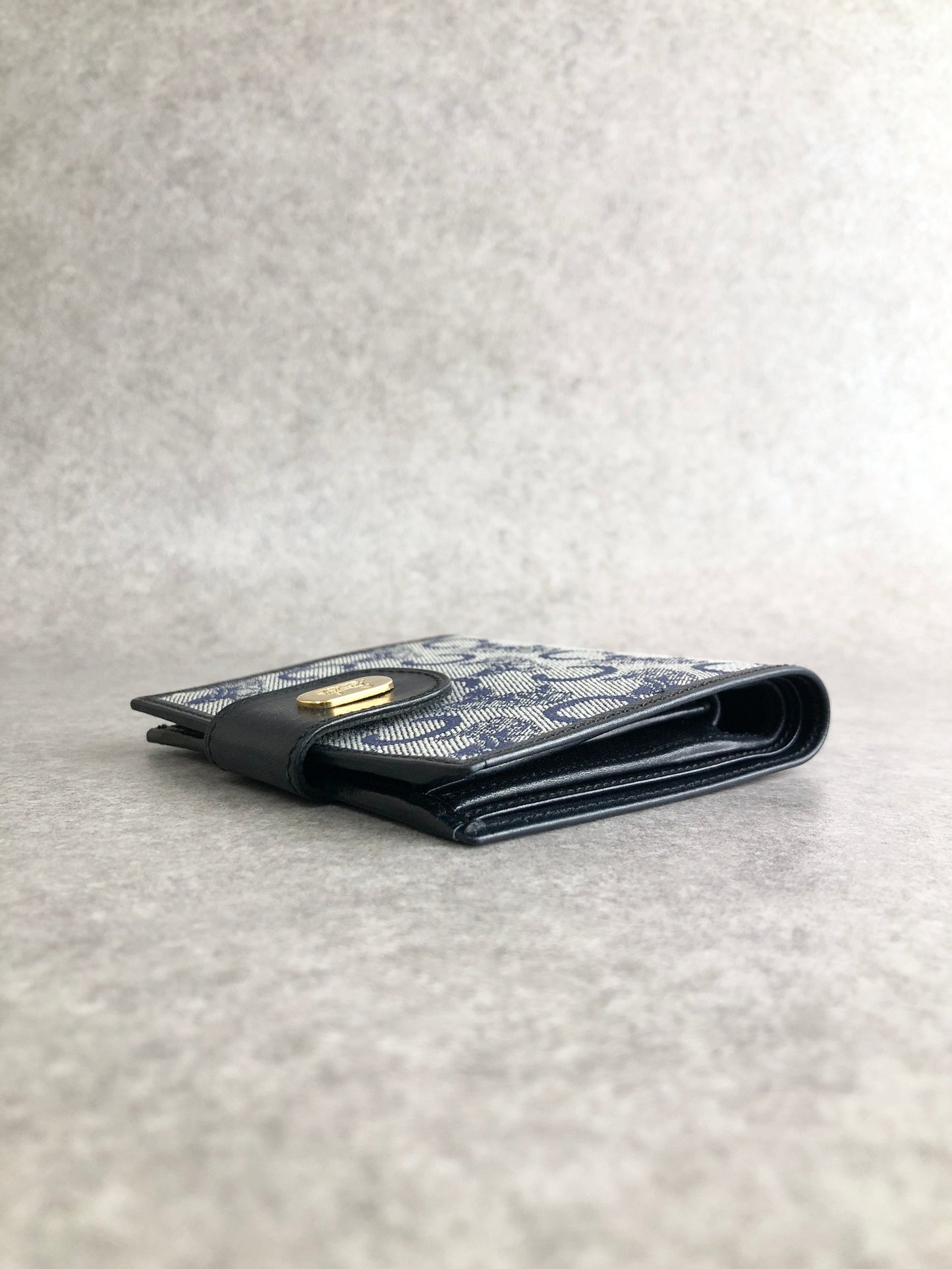 CELINE Carriage Folded Wallet Navy Vintage rrcn43