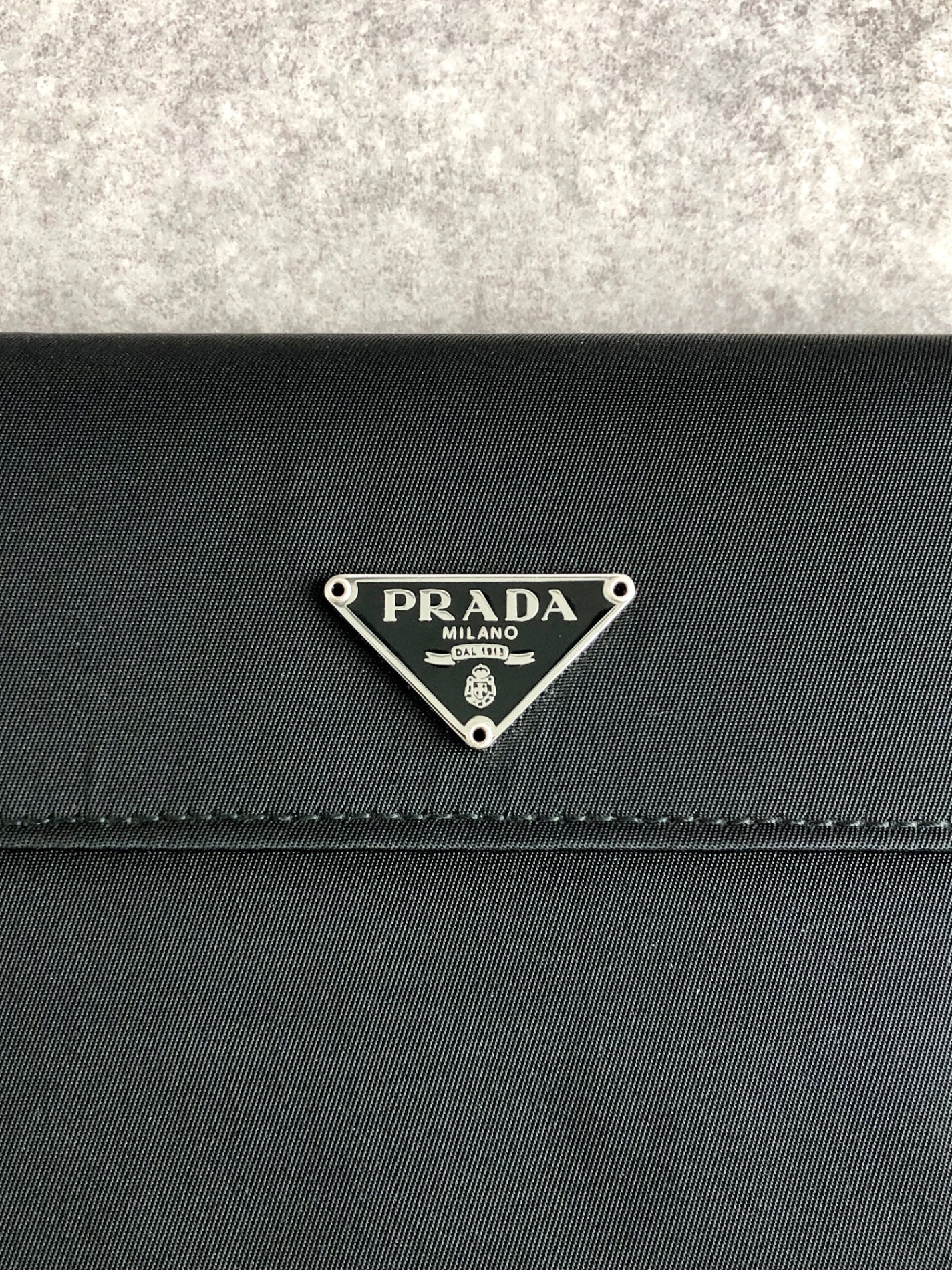 PRADA Triangle Logo Trifold Wallet Black Vintage wig5ca