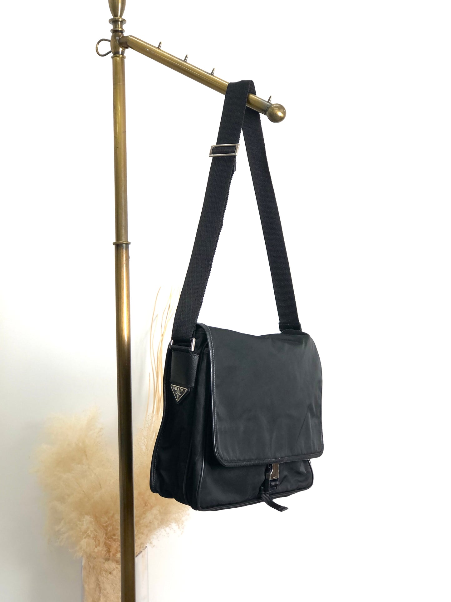 PRADA Triangle Logo Shoulder bag Black Vintage yp8wu5