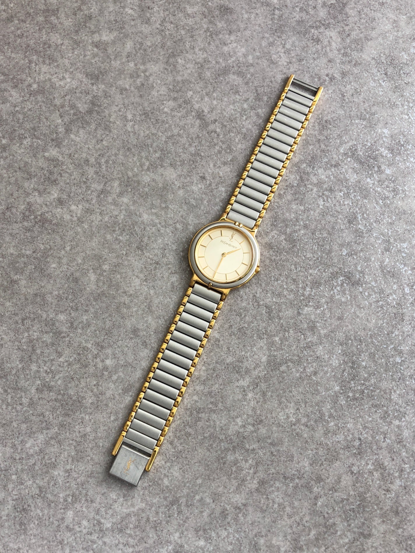 Yves Saint Laurent YSL Logo Quartz Watch Silver×Gold 4620-E62267Y Vintage iymii4