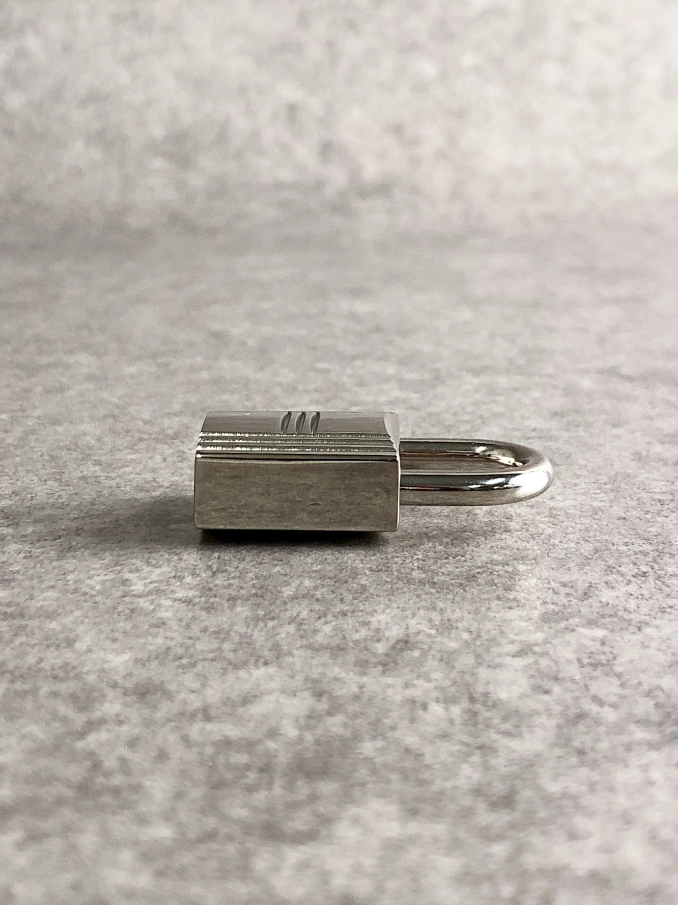 HERMES 掛鎖鑰匙 銀色 復古 un7e4i
