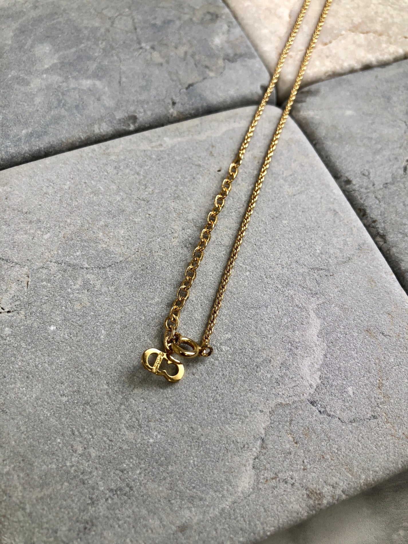 Christian Dior CD 標誌水鑽項鍊金色復古 hk42f6