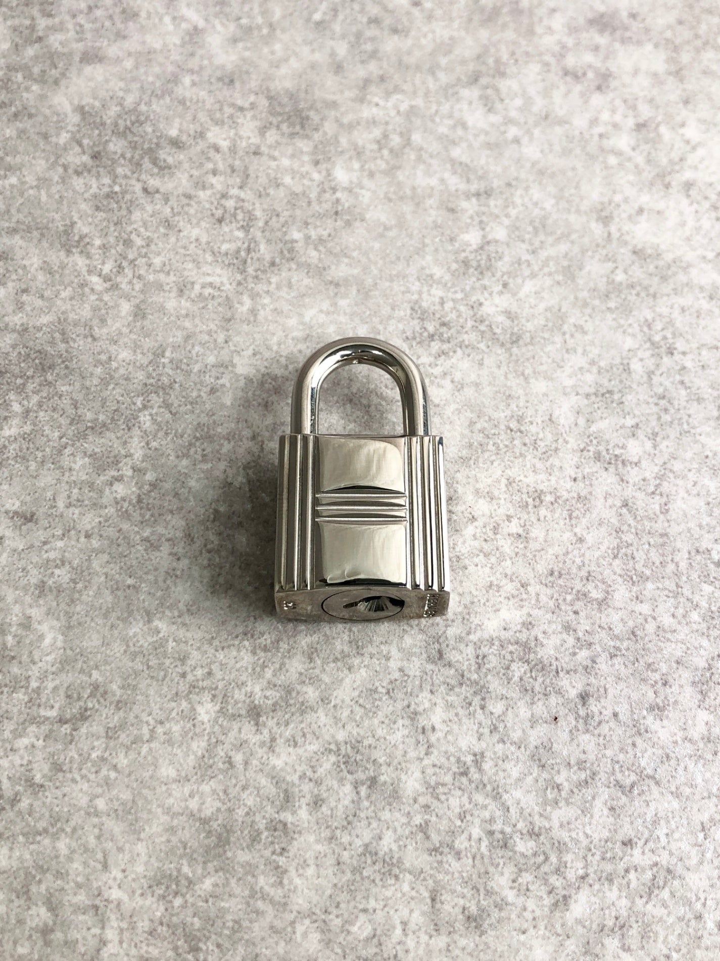 HERMES 掛鎖鑰匙 銀色 復古 un7e4i