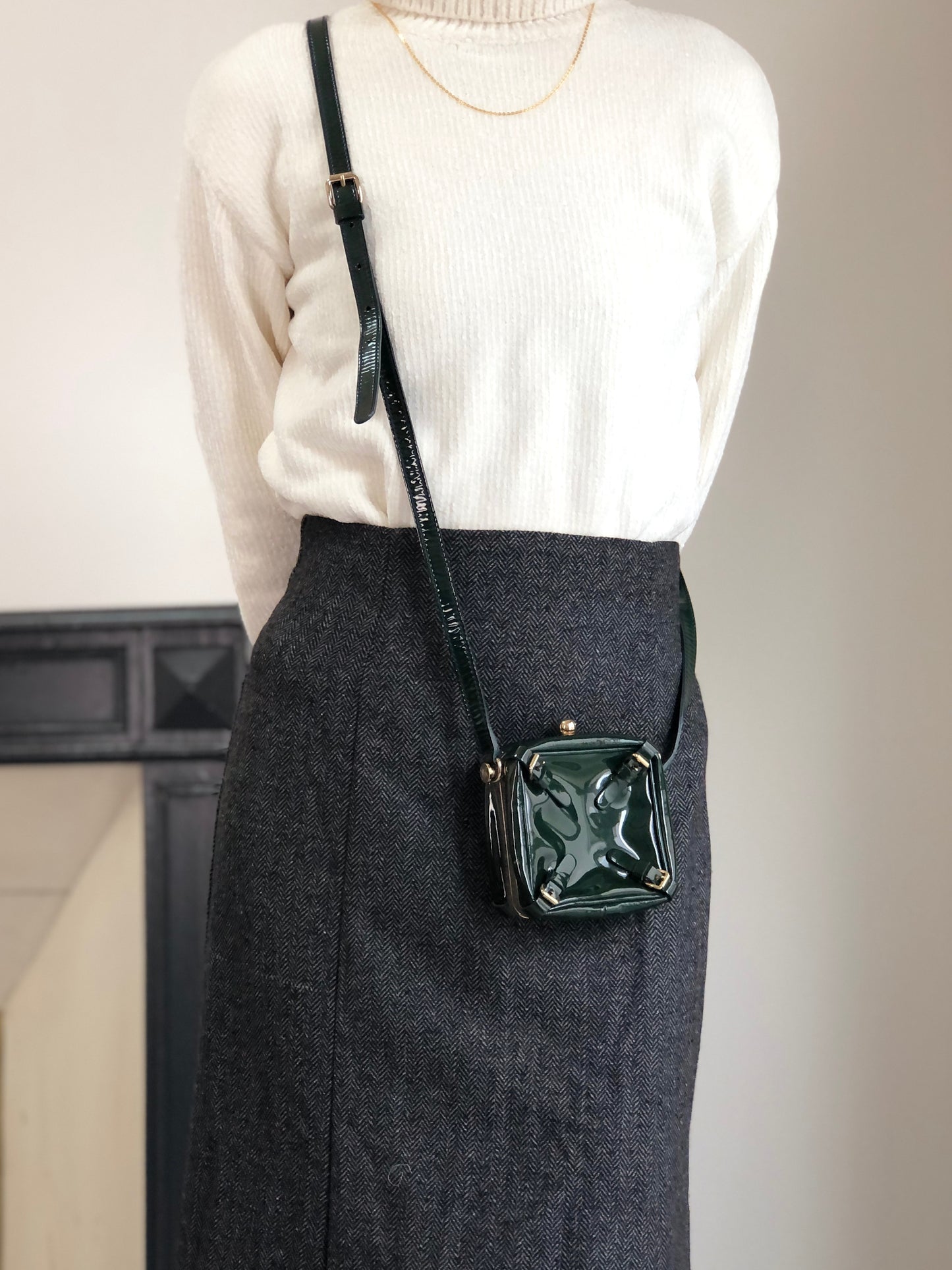 CELINE Metal Clasp Small Shoulder bag Green Vintage jye34i