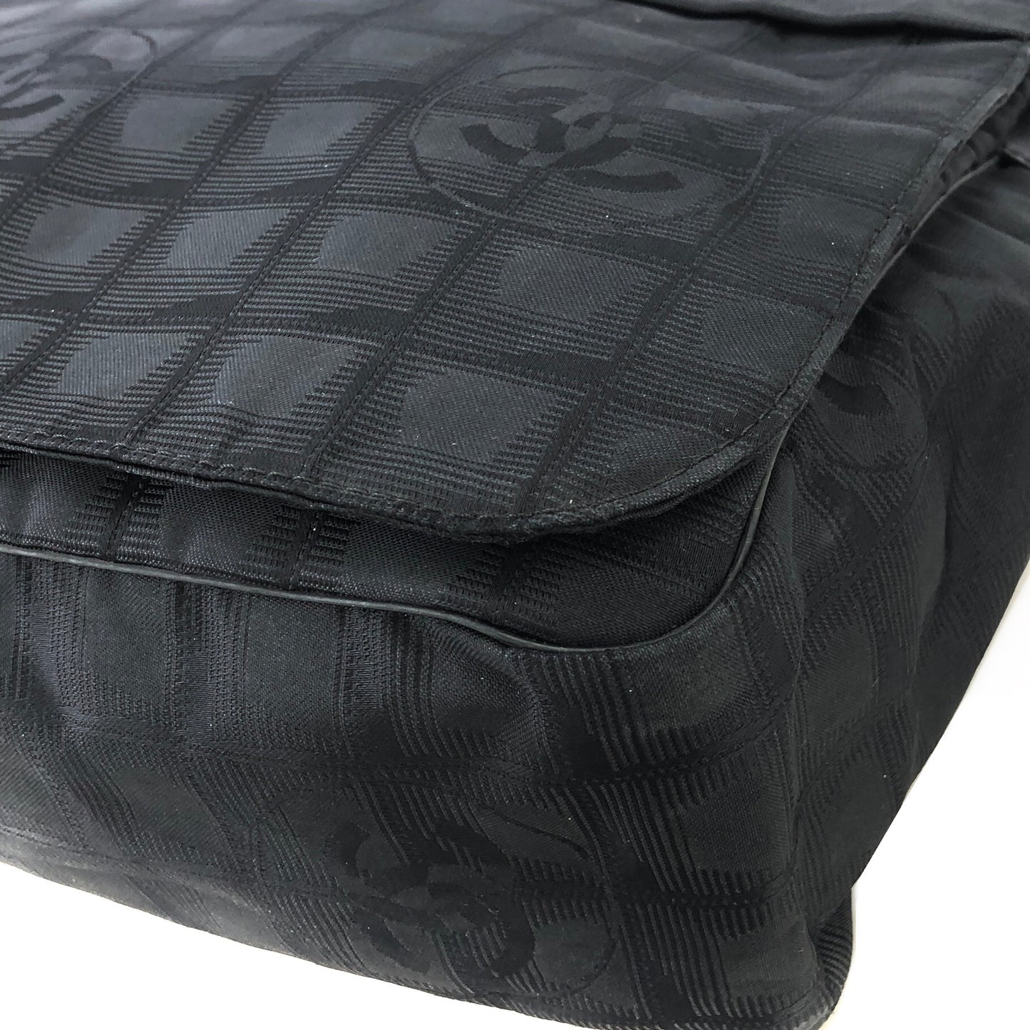 CHANEL 新款 Travel Line 尼龍斜背包 黑色 復古 uar7ry