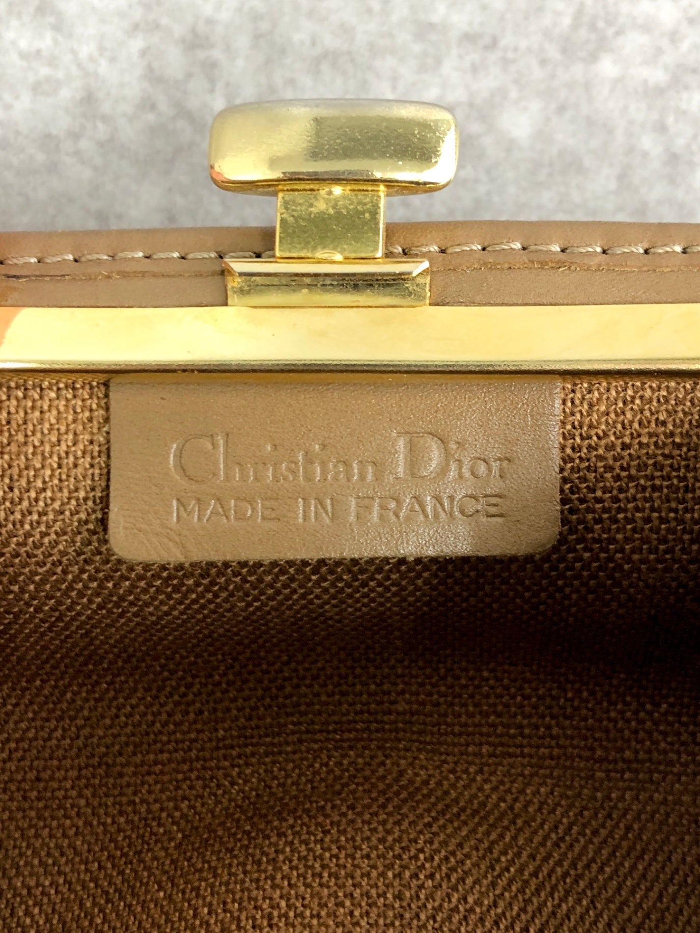 Christian Dior 蜂巢圖案扣式零錢包 棕色 復古 ckz5ac