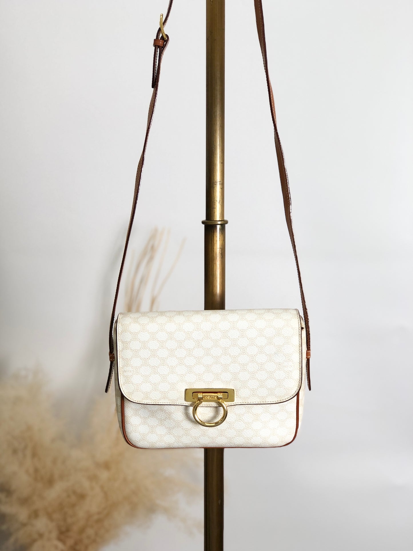 CELINE Macadam Gancini Shoulder bag White Vintage w4jb3k