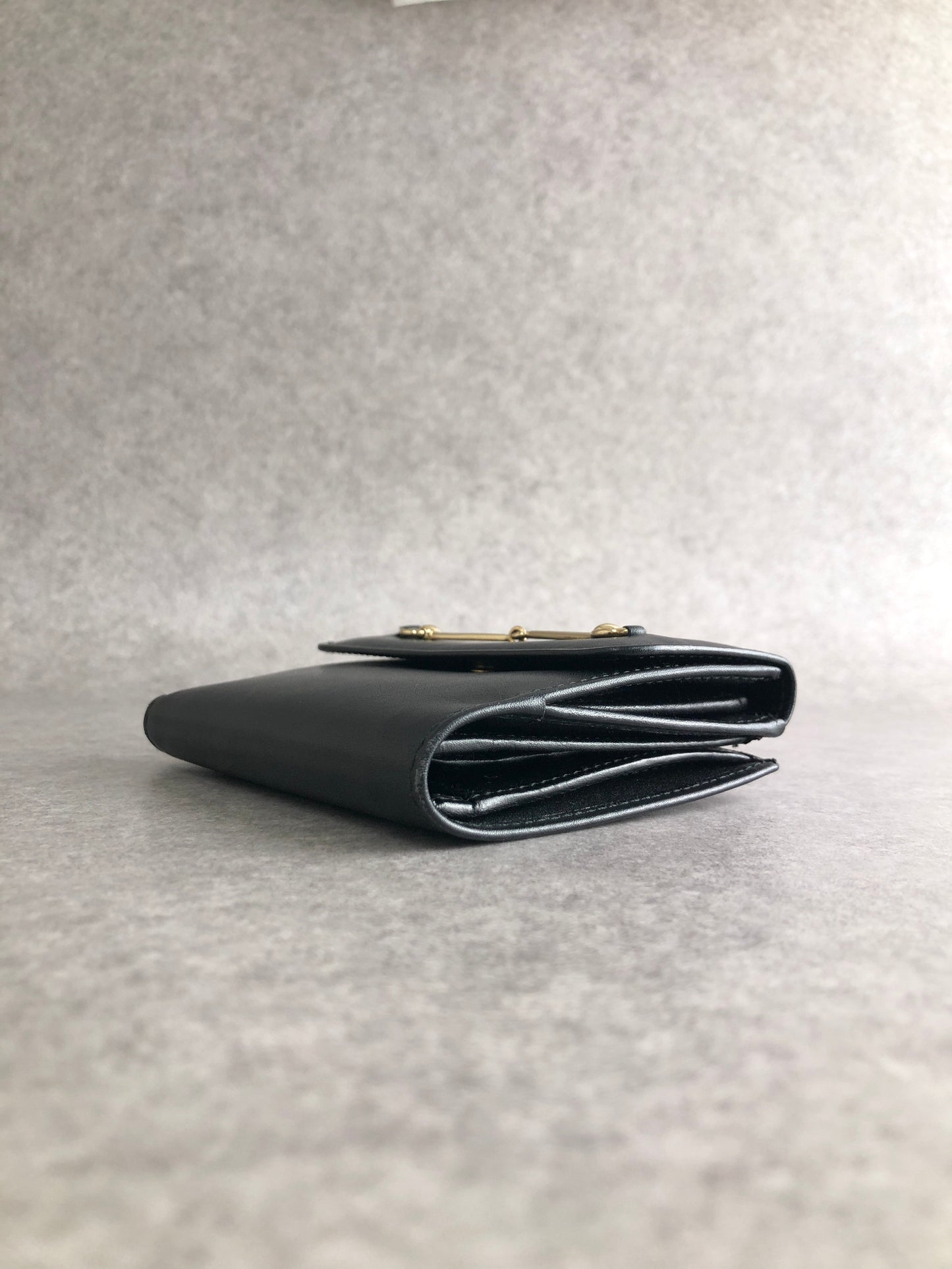 GUCCI 馬銜扣折疊錢包 黑色復古 2nycf8