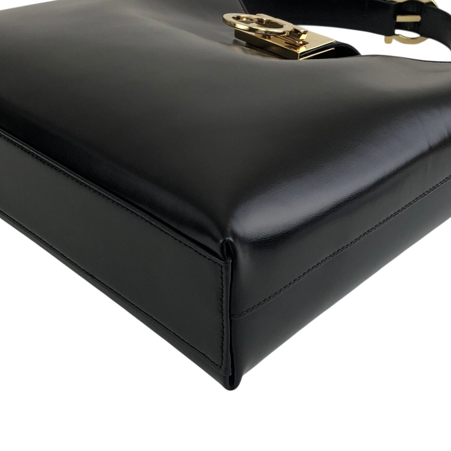 Salvatore Ferragamo Gancini Shoulder bag Black Vintage j6g6xf