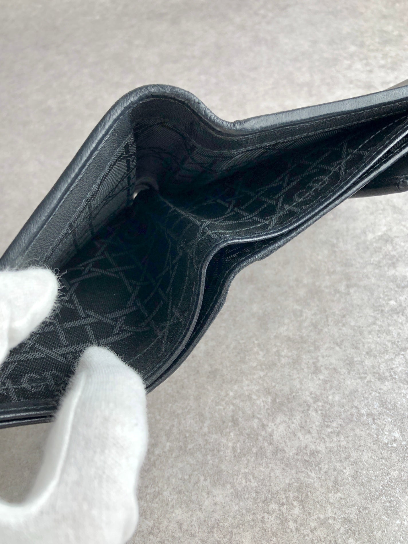 Christian Dior Cannage Folded Wallet Black Vintage 7hrhuv