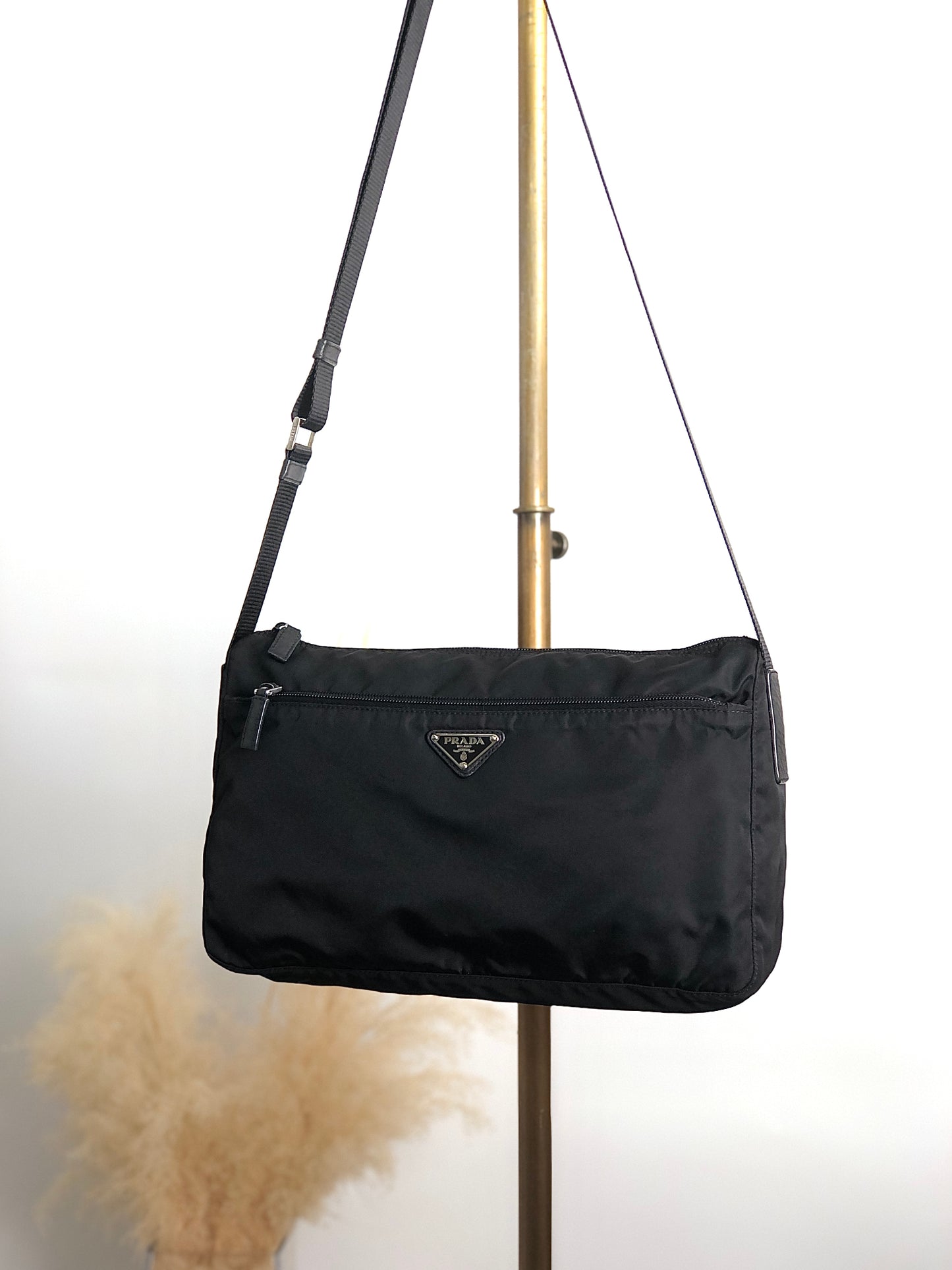 PRADA Triangle Logo Shoulder bag Black Vintage ik68if
