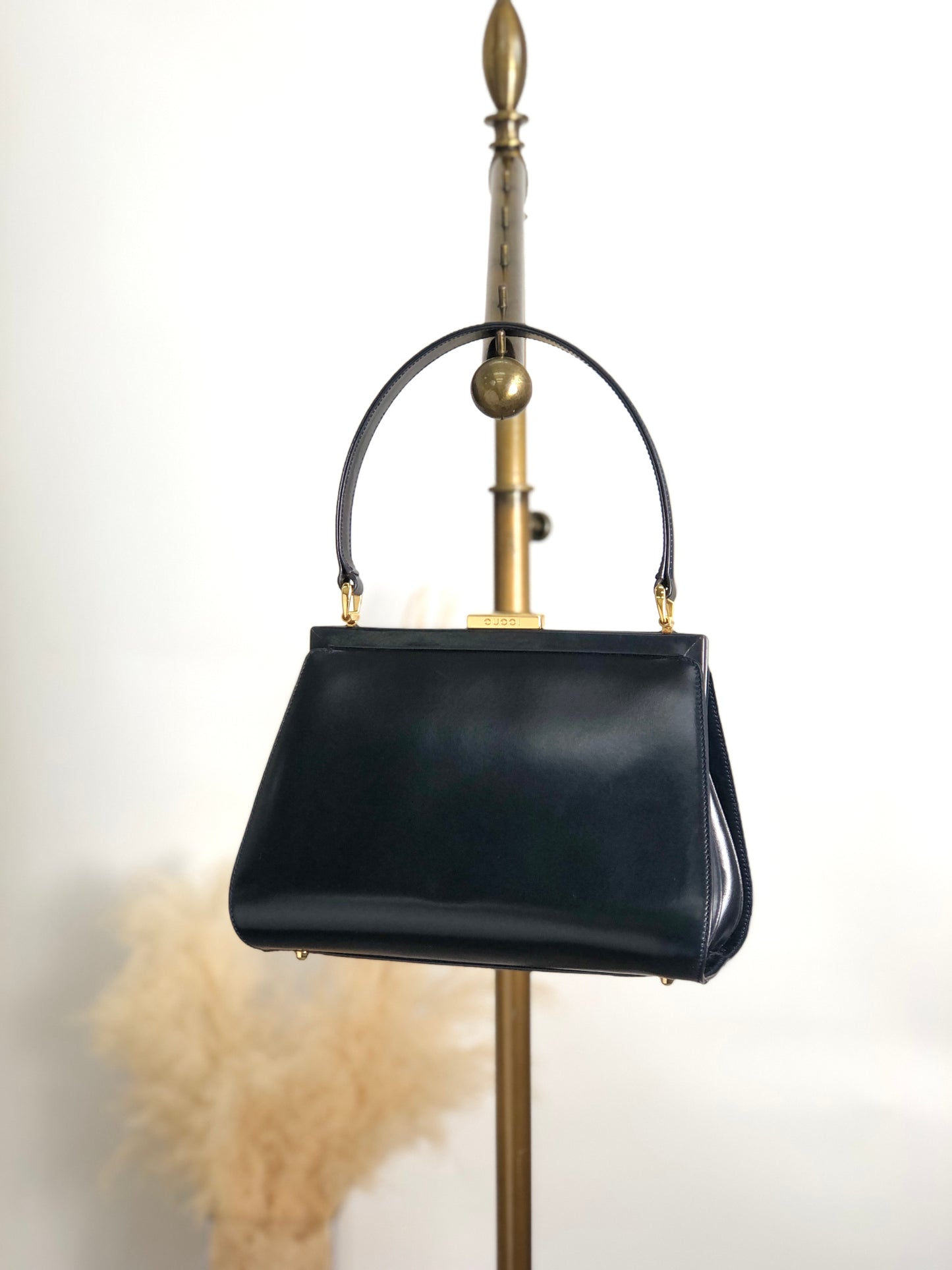 GUCCI Metal Clasp Handbag Navy Vintage 7taztf