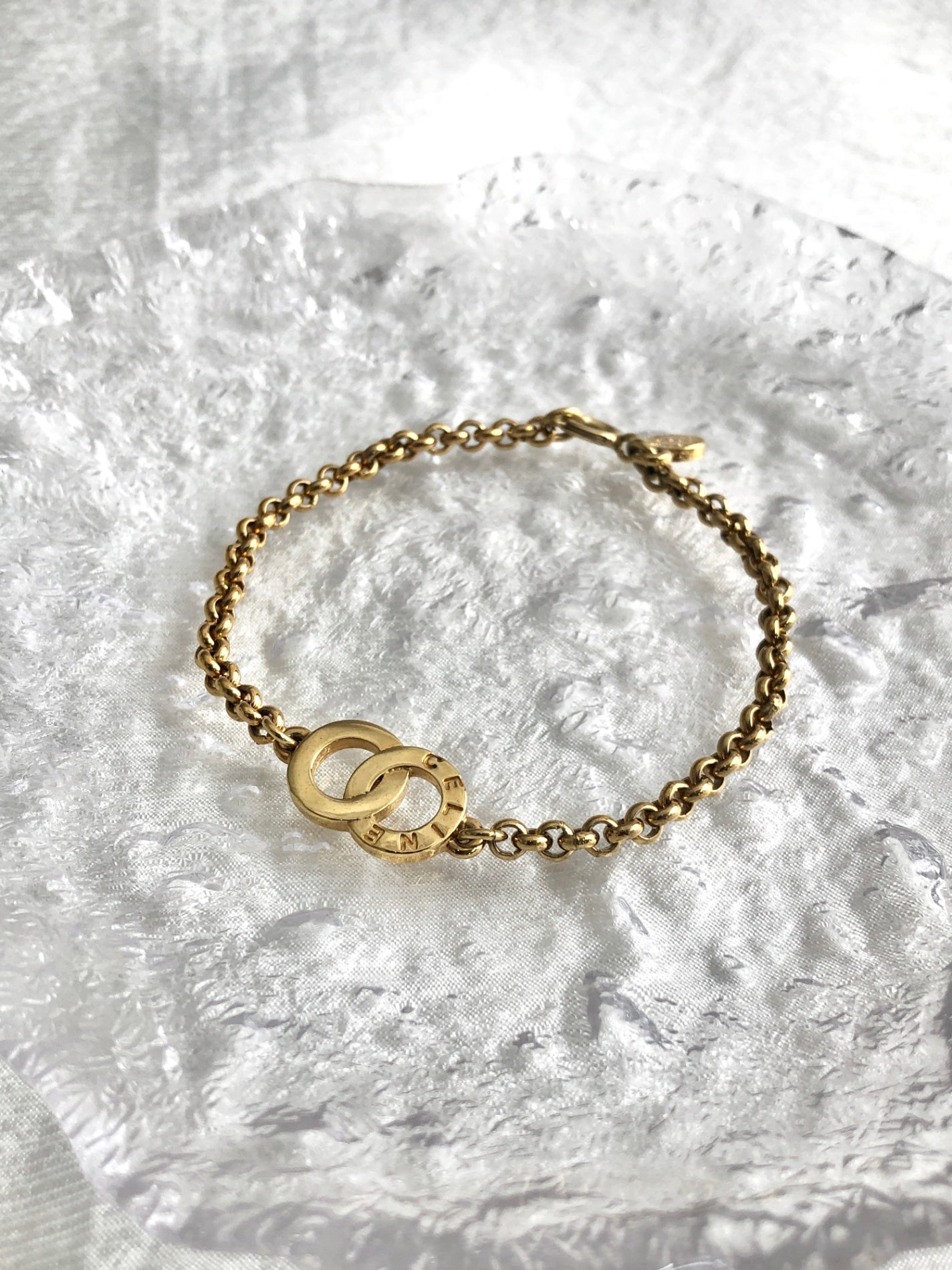 CELINE Circle Logo Bracelet Gold Vintage zwtb5m – VintageShop solo