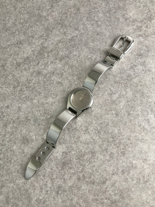 GUCCI Logo Quartz Watch Silver 6700L Vintage ypagh4