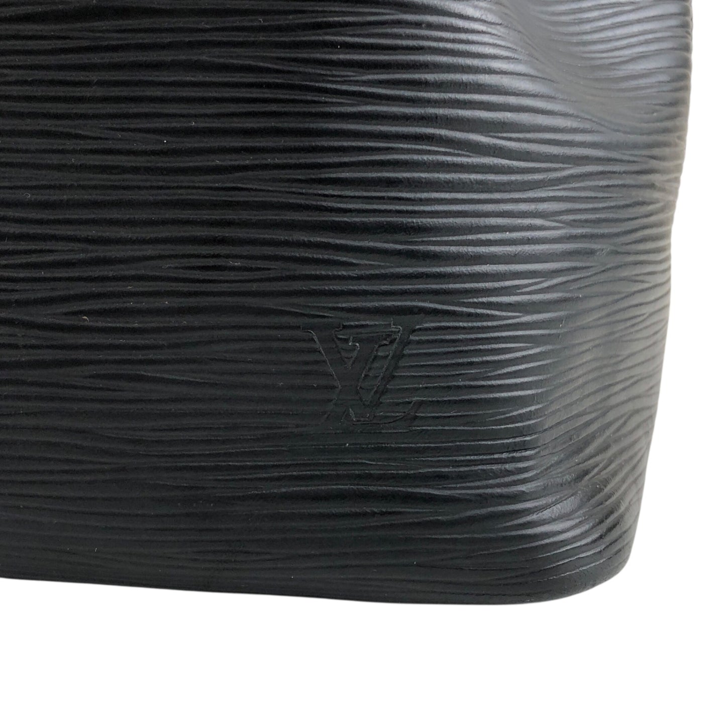 LOUIS VUITTON Epi Drawstring Shoulder bag Black Vintage d2i73r