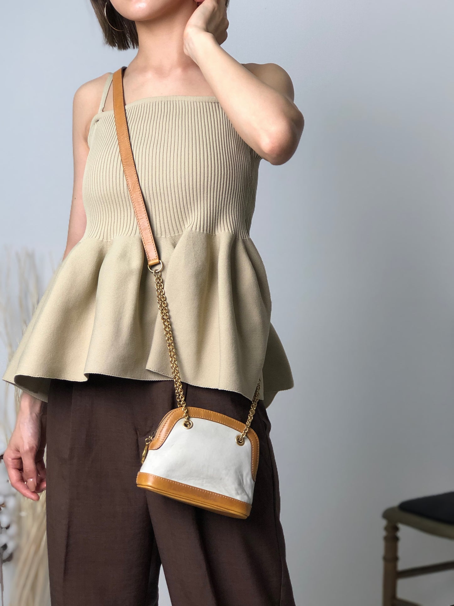 CELINE Circle Logo Charm Metal Clasp Chain Shoulder bag Beige Vintage 2aechi