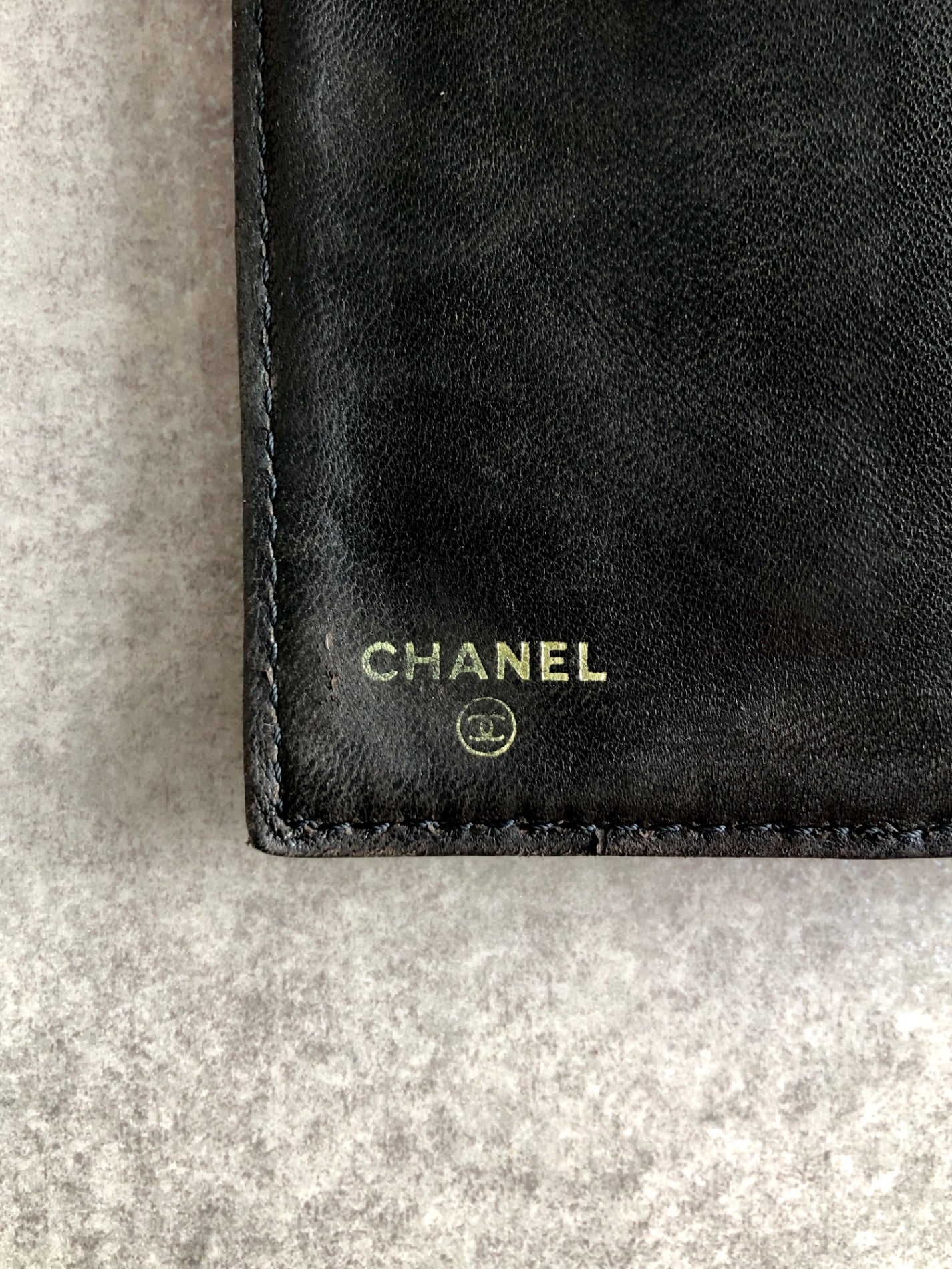 CHANEL Coco Mark 三折皮夾 黑色復古 z3isxy