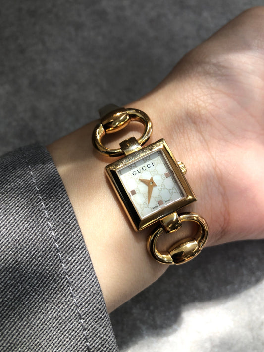 GUCCI Quartz Watch Gold Vintage gtrsvm