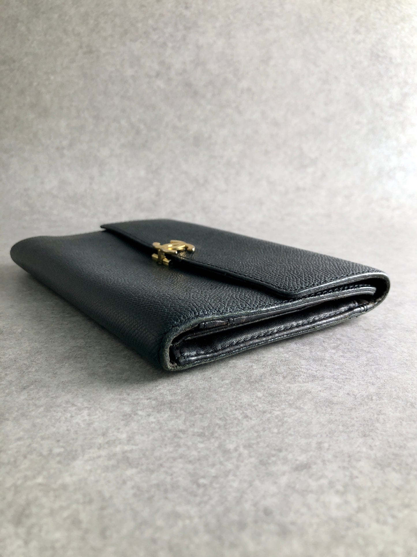 CHANEL Coco Mark 三折皮夾 黑色復古 z3isxy