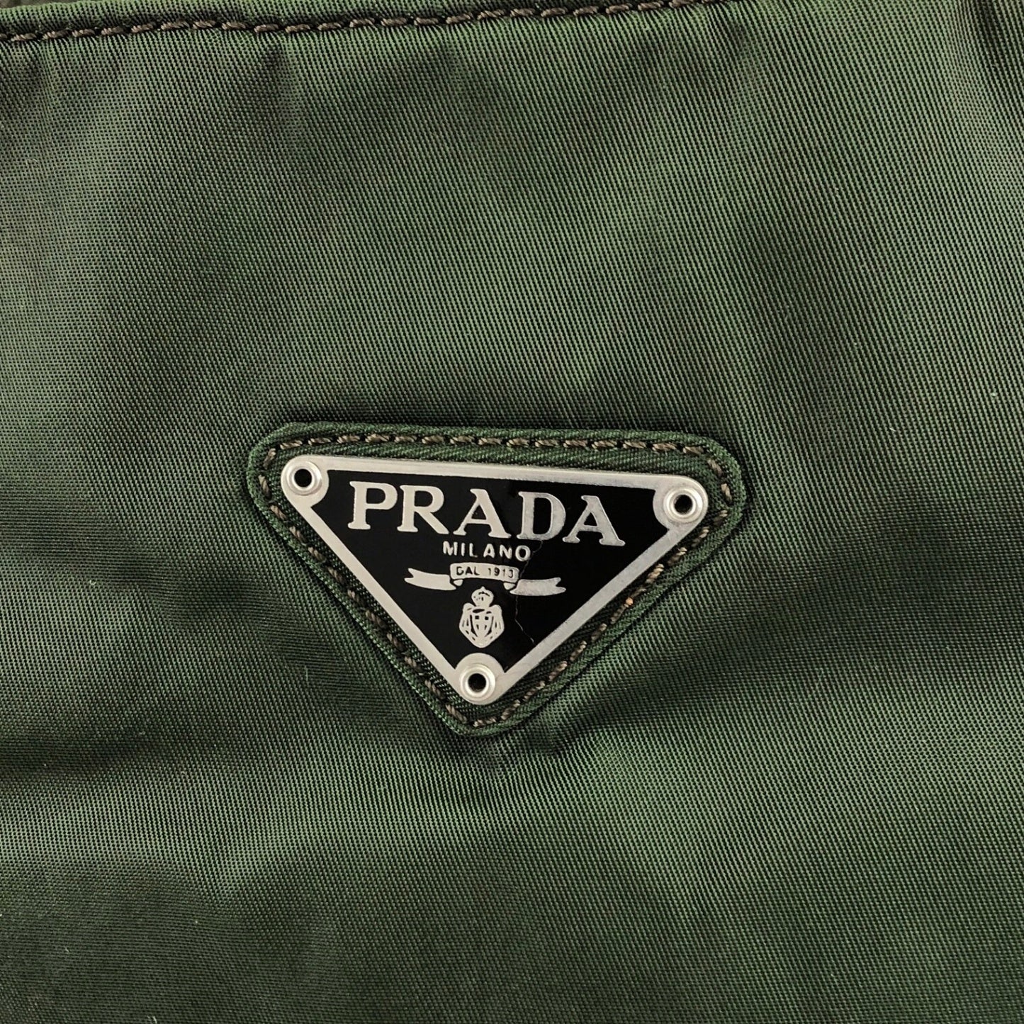 PRADA 三角形標誌金屬手柄手提包綠色復古 xdsyty
