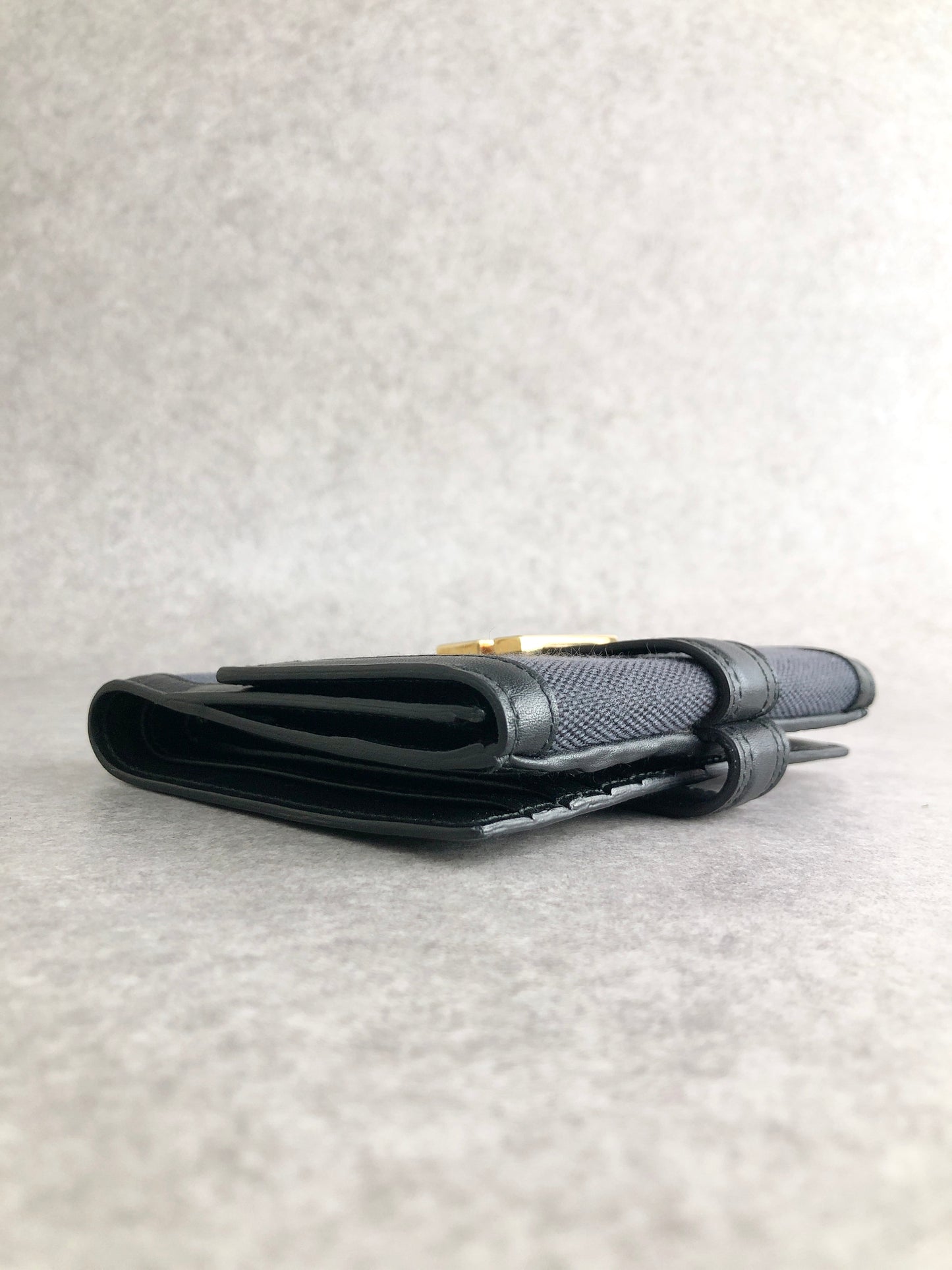GUCCI 標誌折疊錢包 黑色 復古 254tg8