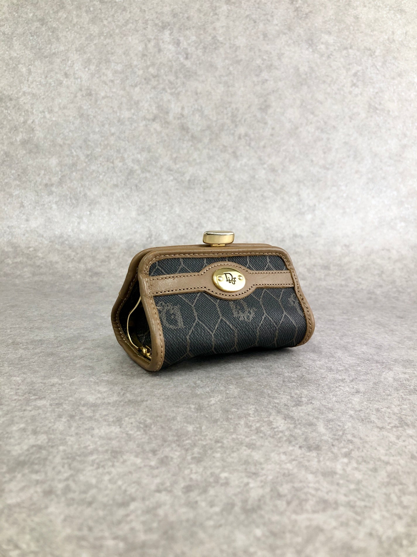 Christian Dior 蜂巢圖案扣式零錢包 棕色 復古 ckz5ac