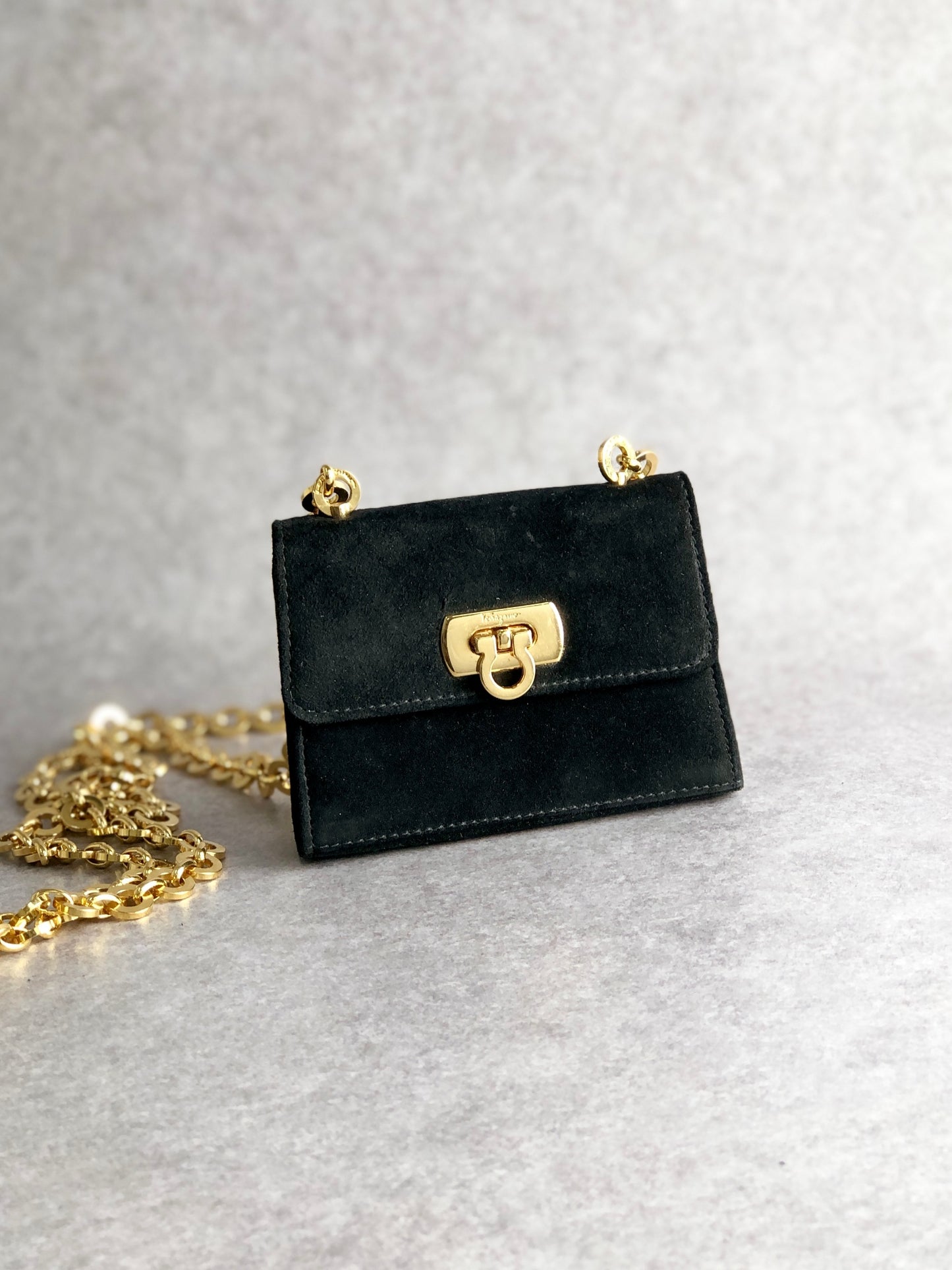 Salvatore Ferragamo Gancini Chain Shoulder bag Black Vintage 2vcp4r
