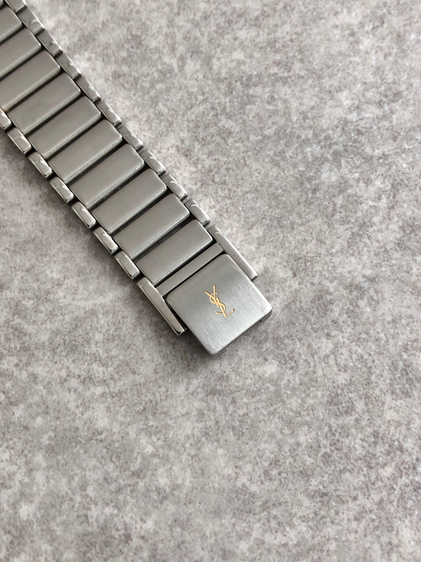 Yves Saint Laurent YSL Logo Quartz Watch Silver 5421-H04724Y Vintage k8c788