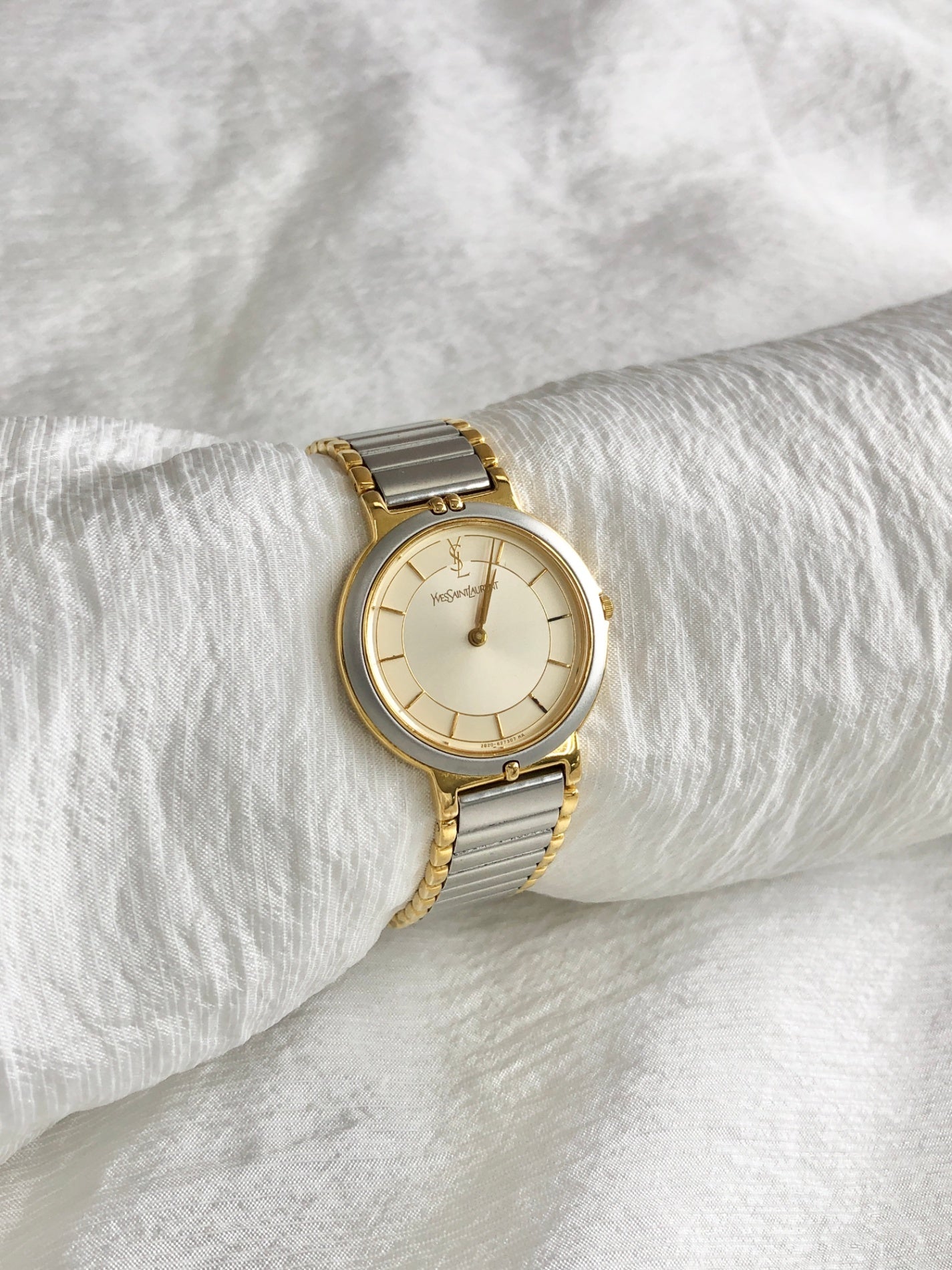 Yves Saint Laurent YSL Logo Quartz Watch Silver×Gold Vintage yyi2d7