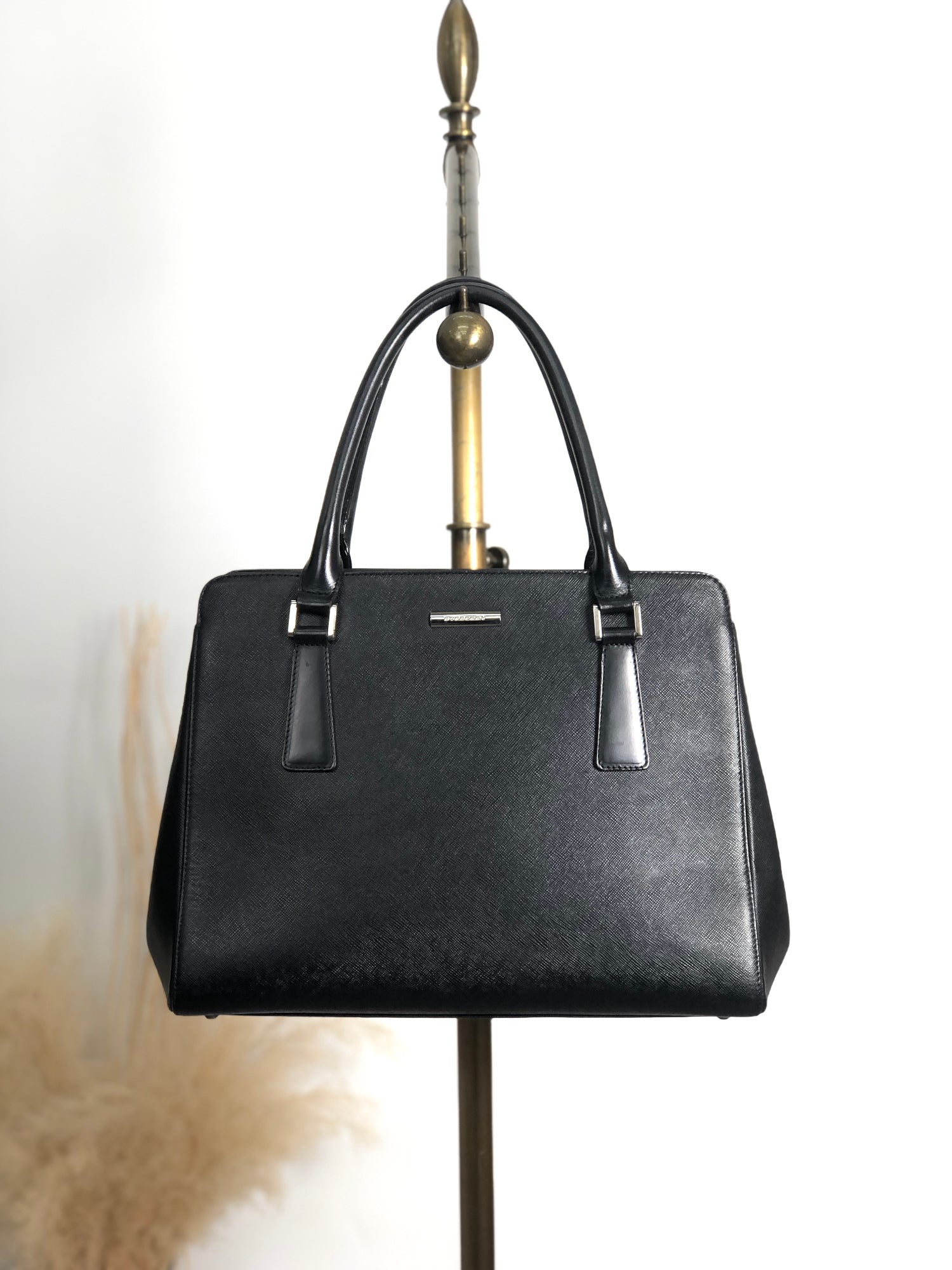 BURBERRY Logo Handbag Black Vintage jieesi – VintageShop solo