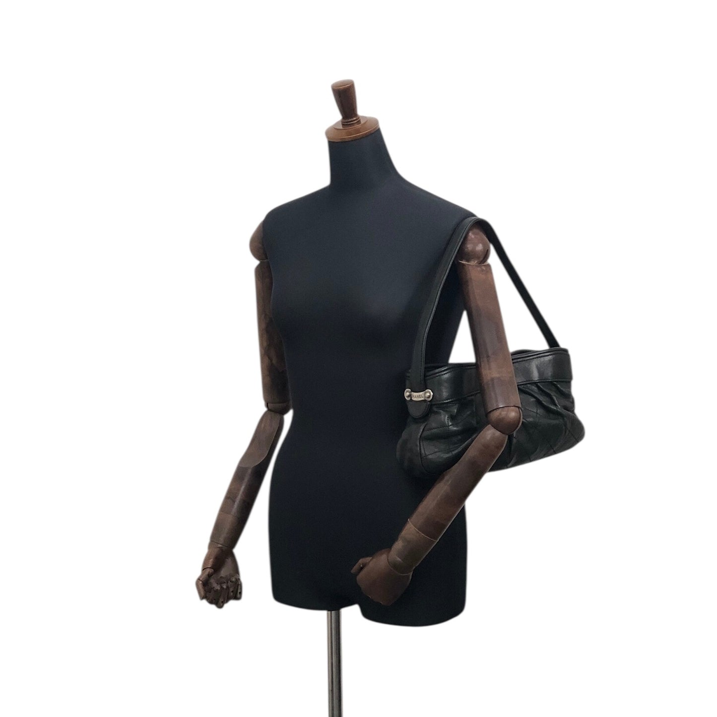 CHANEL Matelasse Logo Shoulder bag Black Vintage mwt523