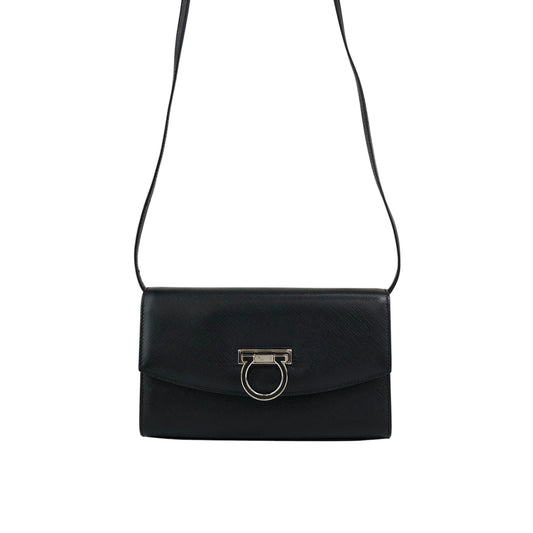 Salvatore Ferragamo Gancini Shoulder bag Black Vintage a3x84c