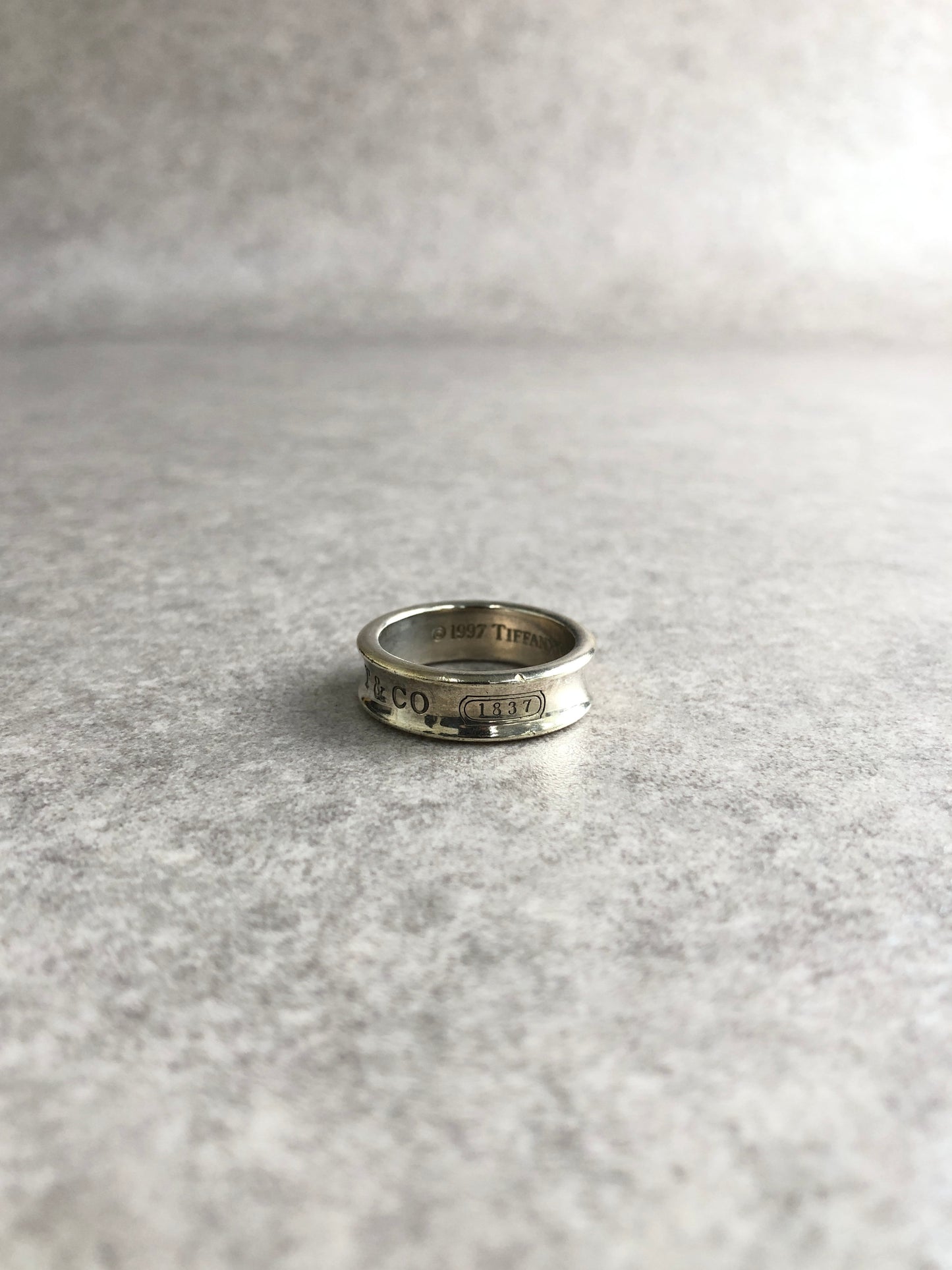 Tiffany & Co. Round Logo Ring Silver Vintage kp5zs7