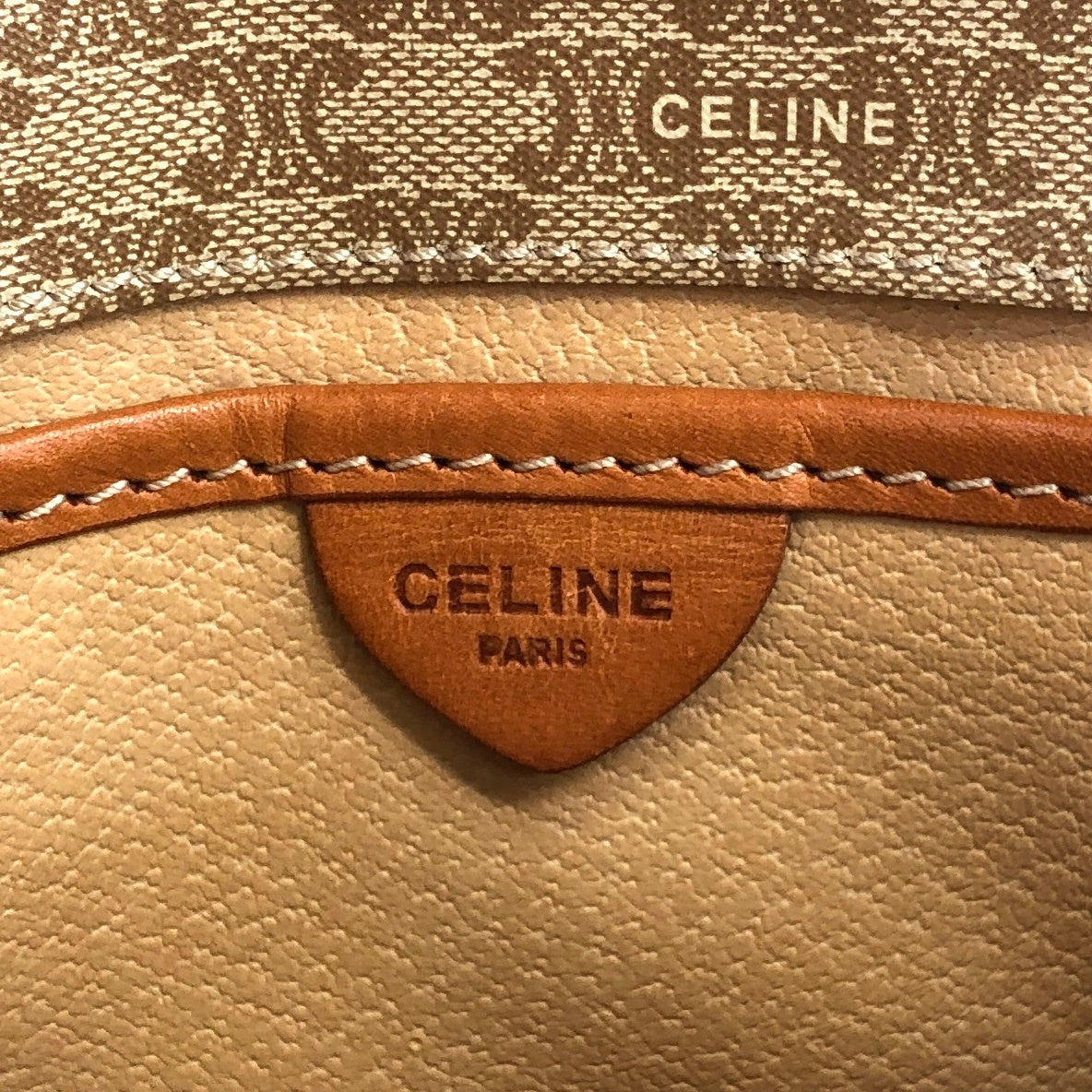 CELINE Macadam 翻蓋肩背包 米色 復古 vtaawi