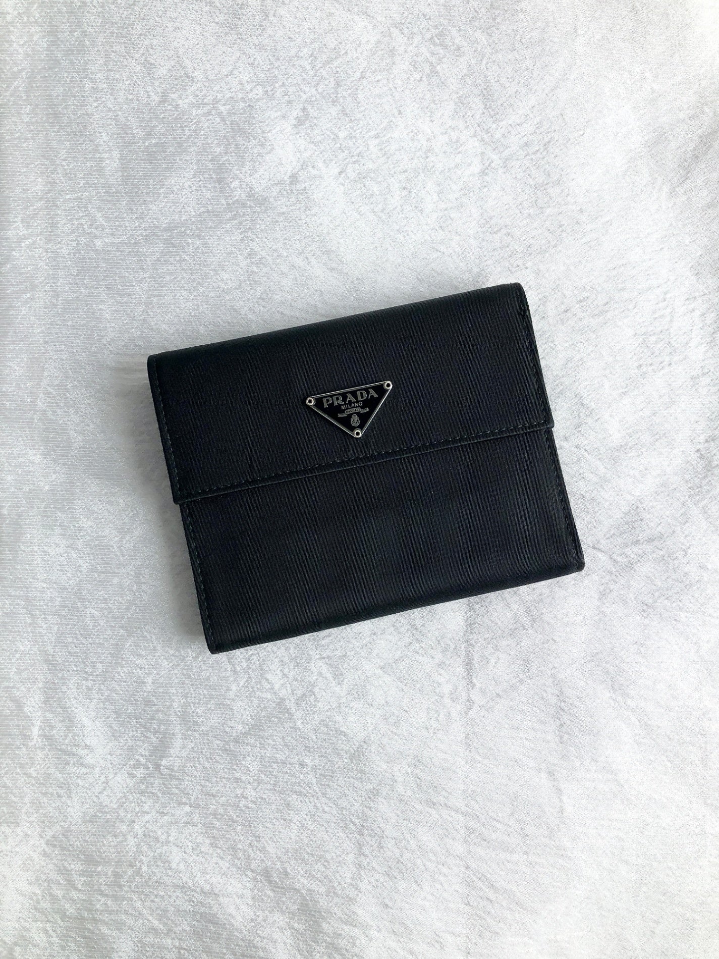 PRADA Triangle Logo Trifold Wallet Black Vintage wig5ca