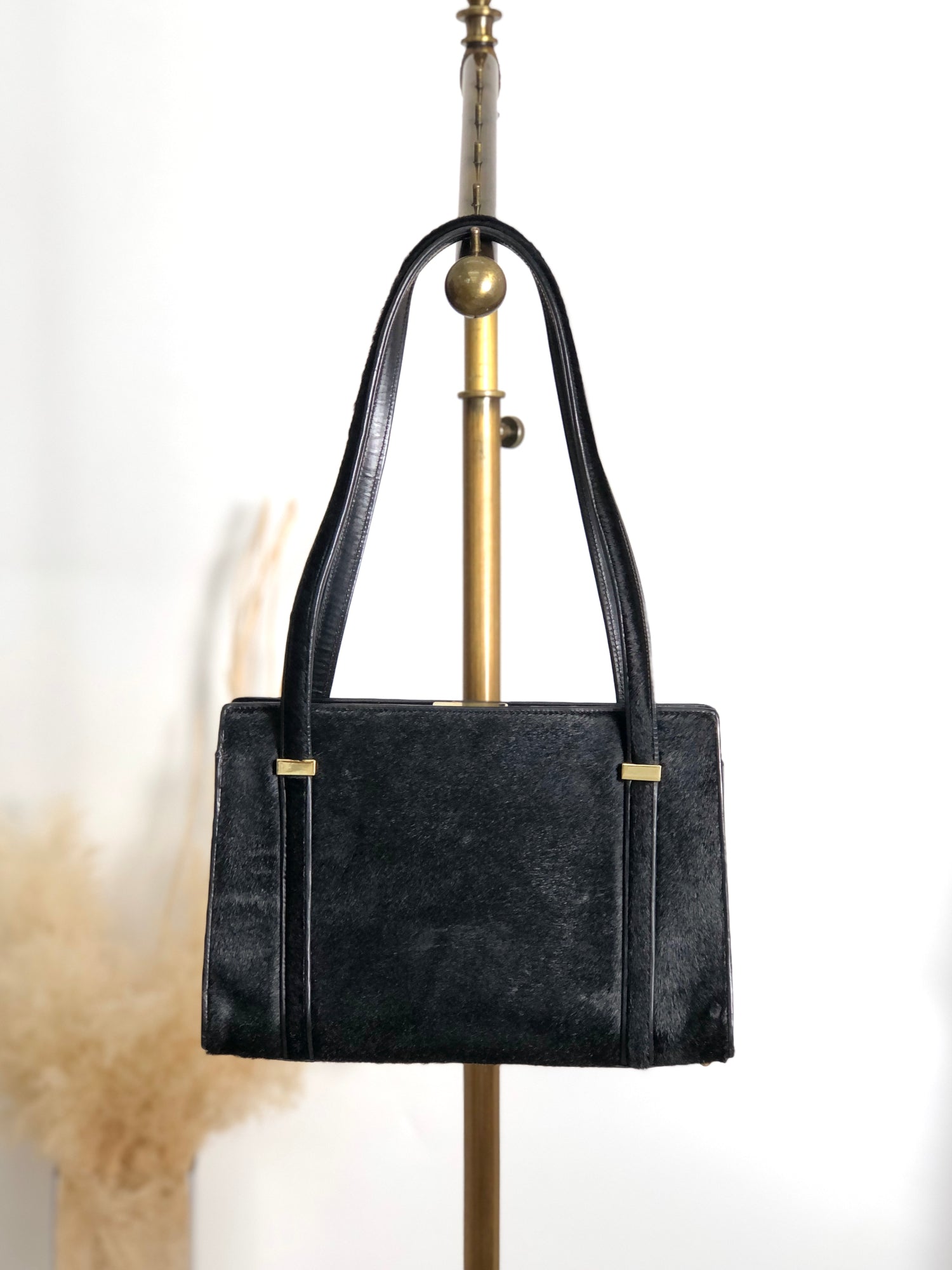 GUCCI Metal Clasp Totebag Black Vintage mzwmr5 – VintageShop solo