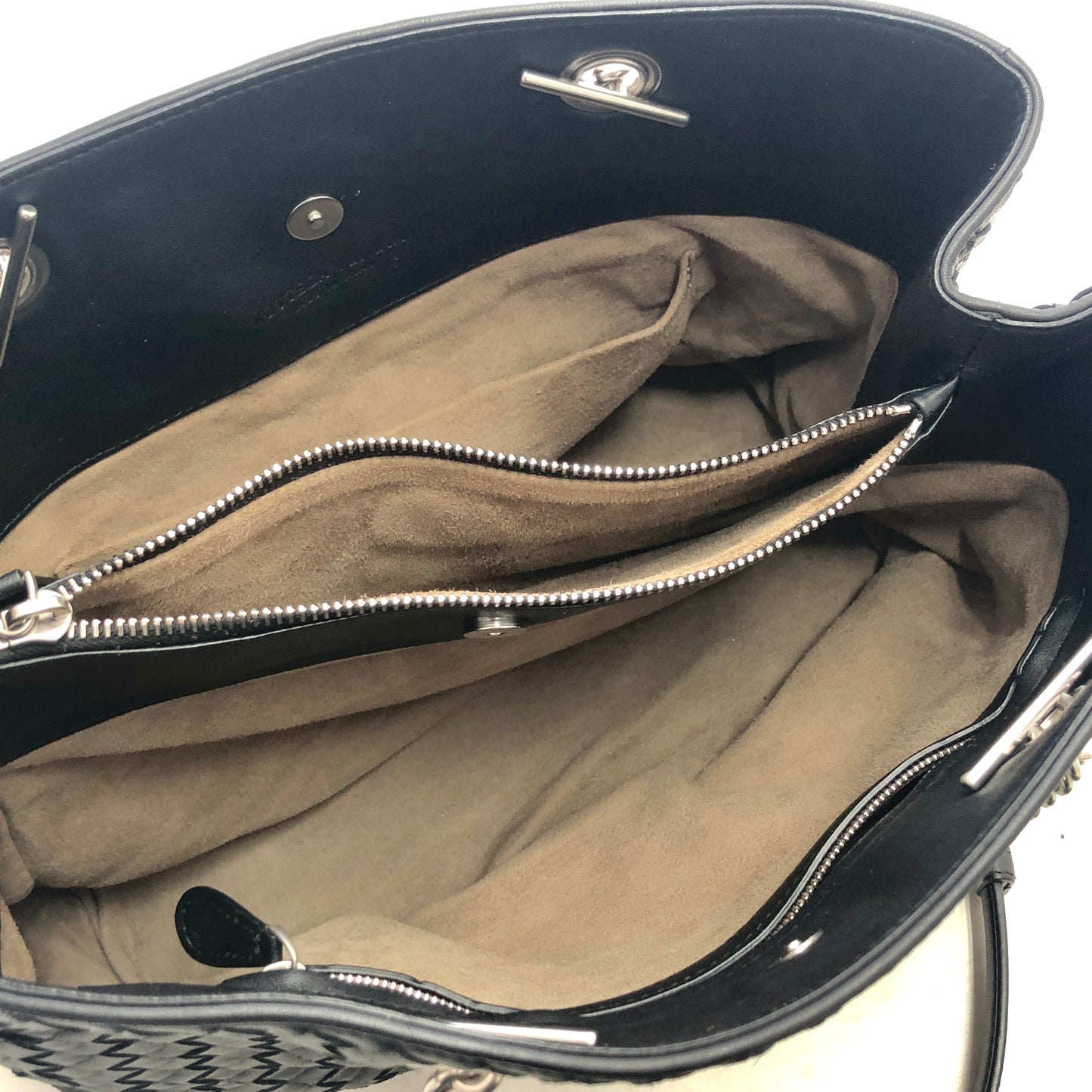 Bottega Veneta 皮革鏈條托特包 黑色 復古 rses7r