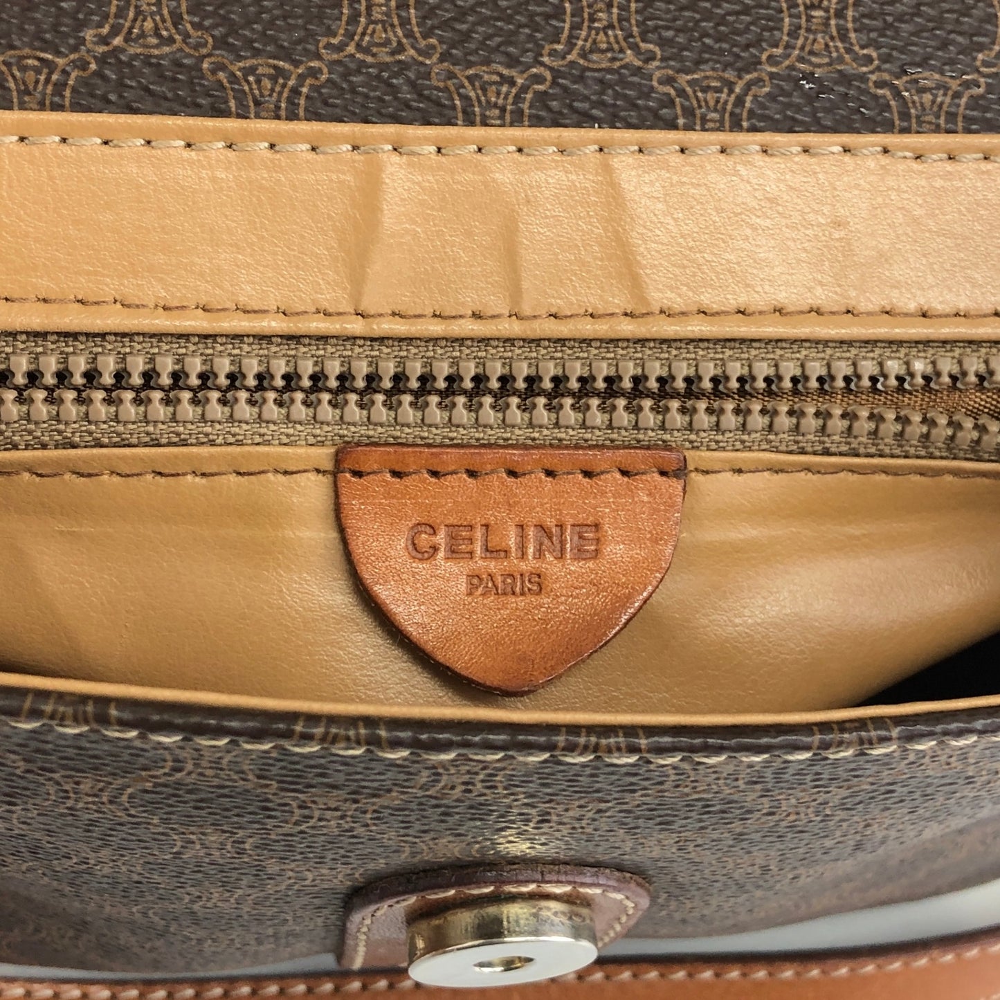 CELINE Macadam Blason Shoulder bag Brown Vintage 2d8taf