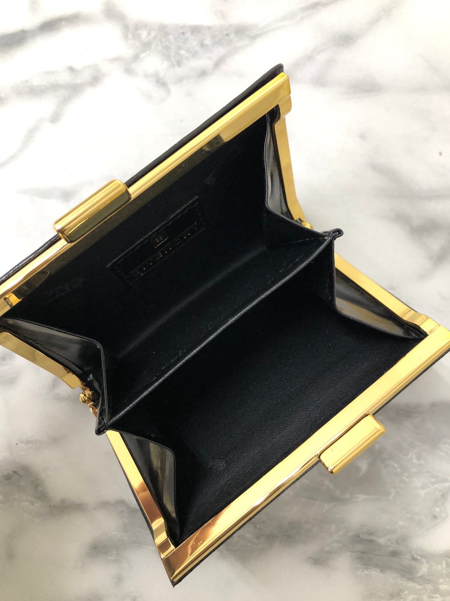 GIVENCHY 標誌皮革金屬扣零錢包黑色復古 mgpg7x