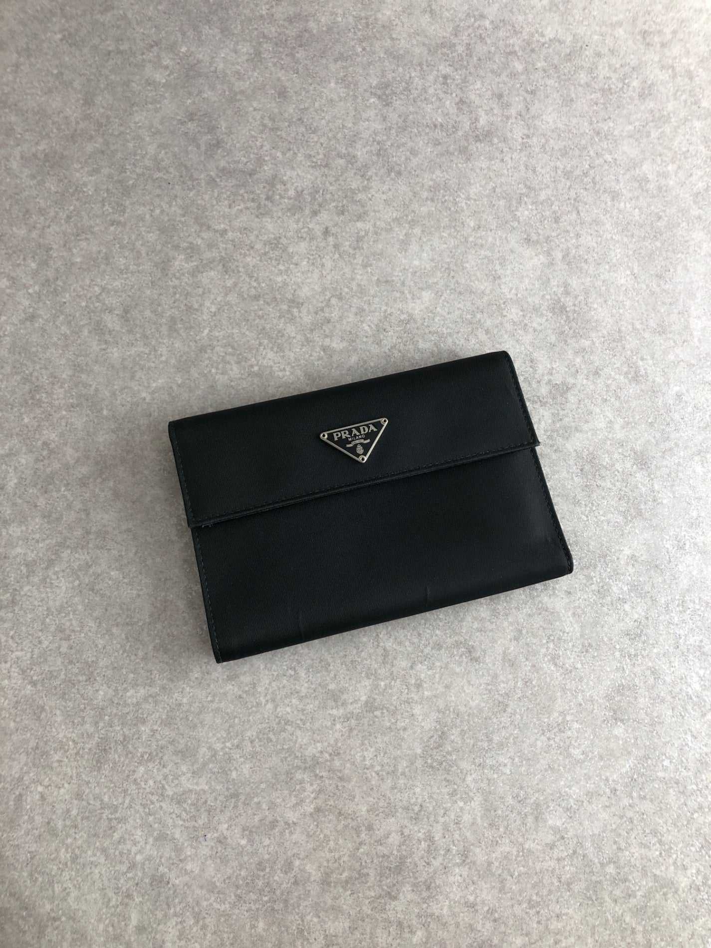 小物 PRADA Black Trifold Wallet Triangle Logo PRADA Triangle Logo Trifold Wallet Black Vintage vyy3iv