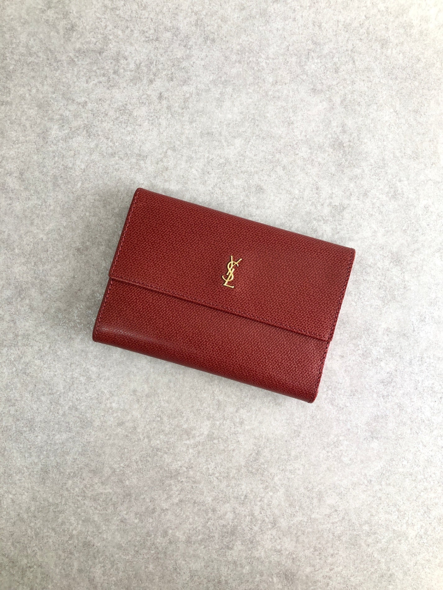 伊夫聖羅蘭 YSL 標誌金屬扣三折錢包 紅色復古 gs33ze