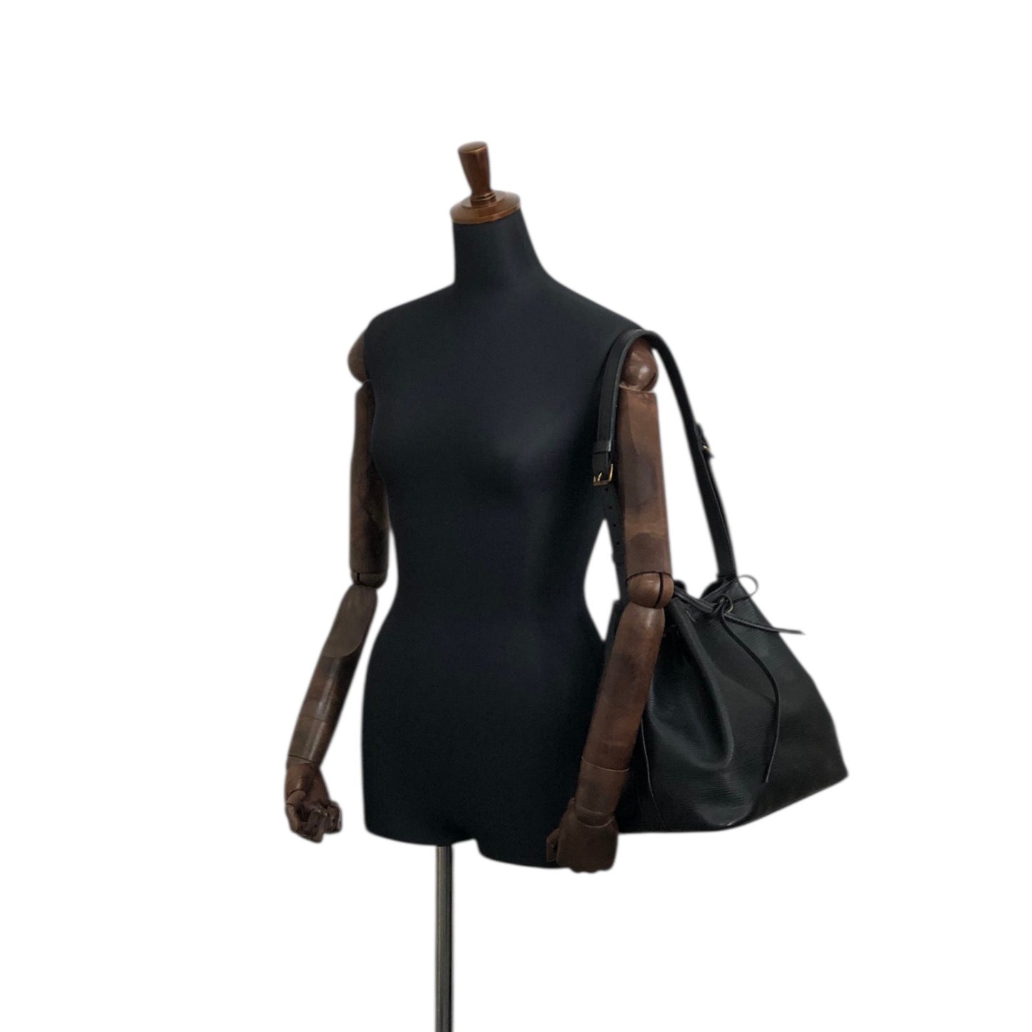 LOUIS VUITTON Epi Drawstring Shoulder bag Black Vintage d2i73r